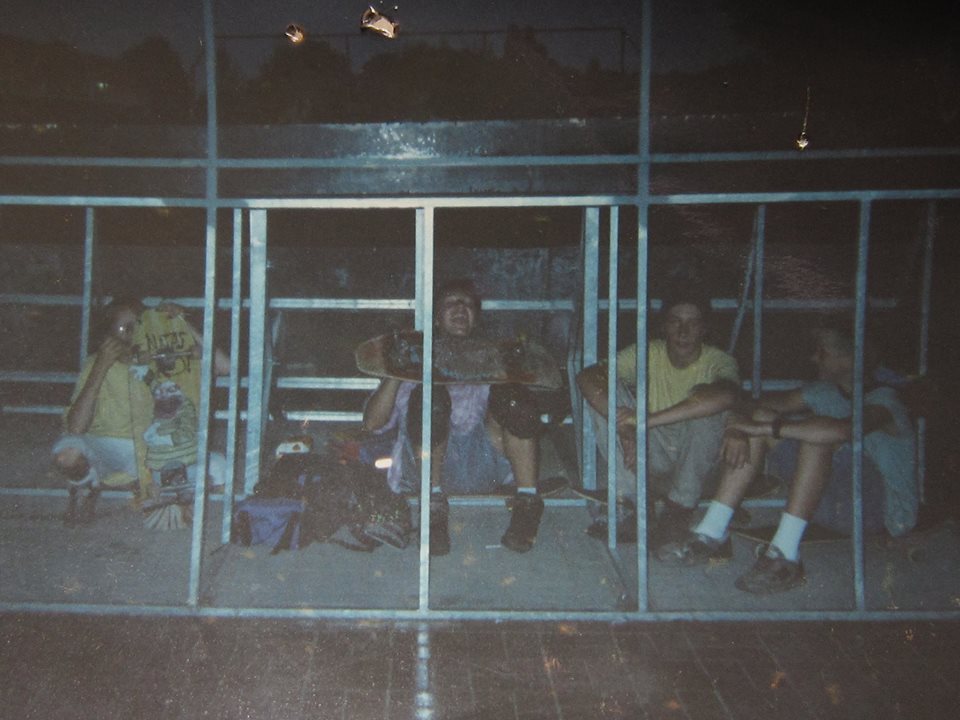 Mit der Gang unter der Mini Ramp, ca. 1990/91