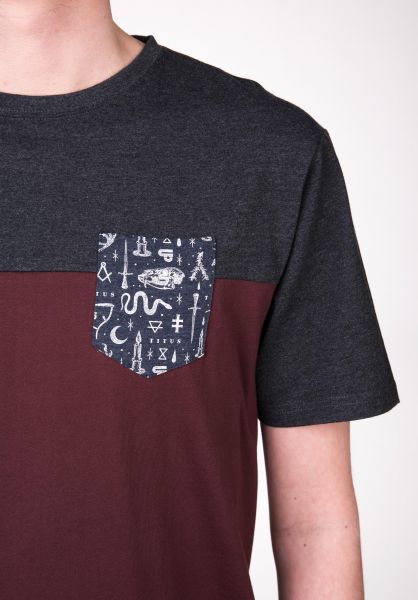 Titus-Muenchen_titus-t-shirt-occultism-pocket-deepburgundy-darkgreymottled-0396713_detail.jpg