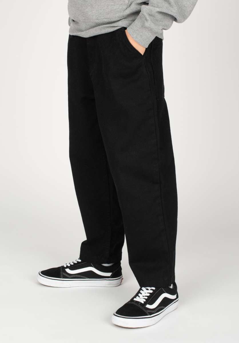 Titus-Wiesbaden-Streetwear-titus-hosen-und-jeans-ozzy-kids-black-black-closeup1-0269159_600x600@2x.jpg