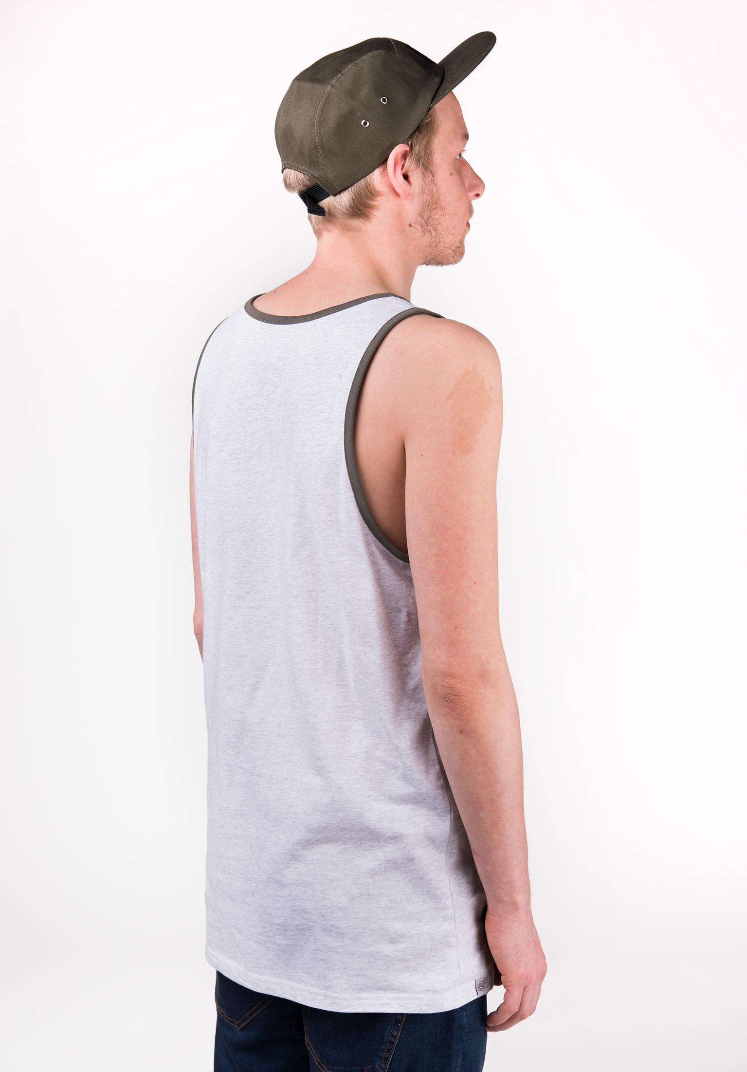 Titus_Muenchen_titus-tank-top-mfg-ringer-lightheathergrey-olive-0137822_Model_back.jpg