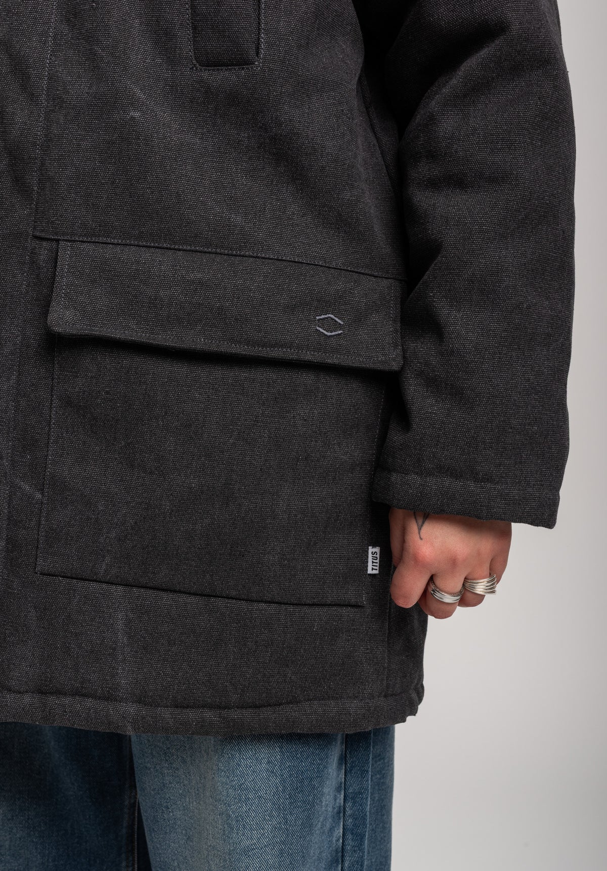 TITUS Baton Winterjacke blackwashed – Seitenansicht