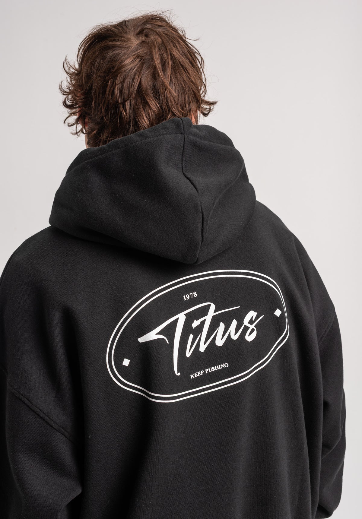 TITUS Mavi Hoodie black – Detailansicht 1