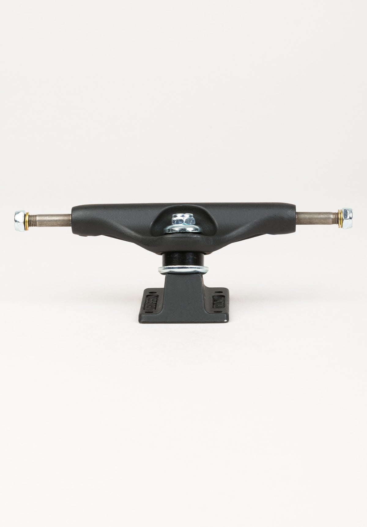 Independent 139 Stage 11 Blackout Achse black – Rückenansicht