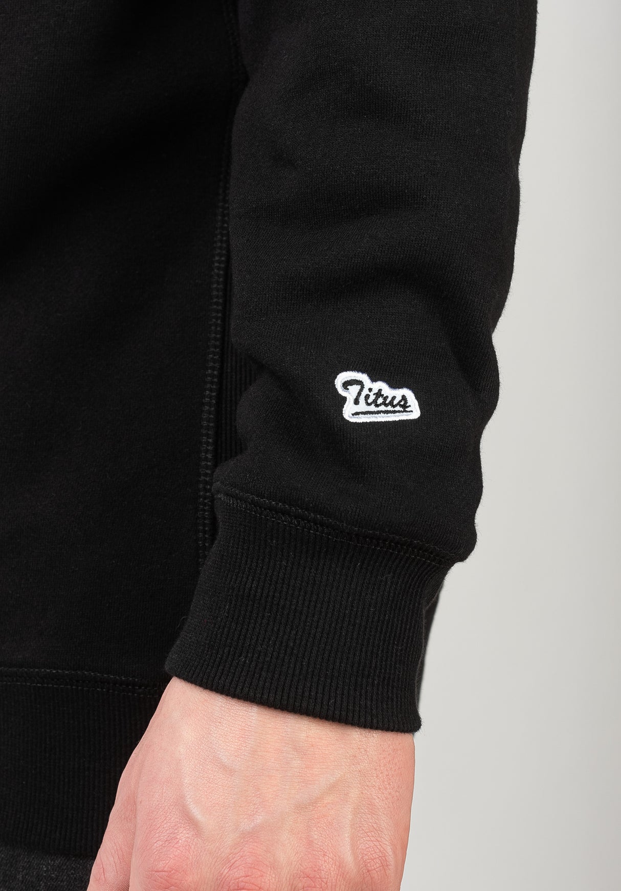 Niels|1,85|L