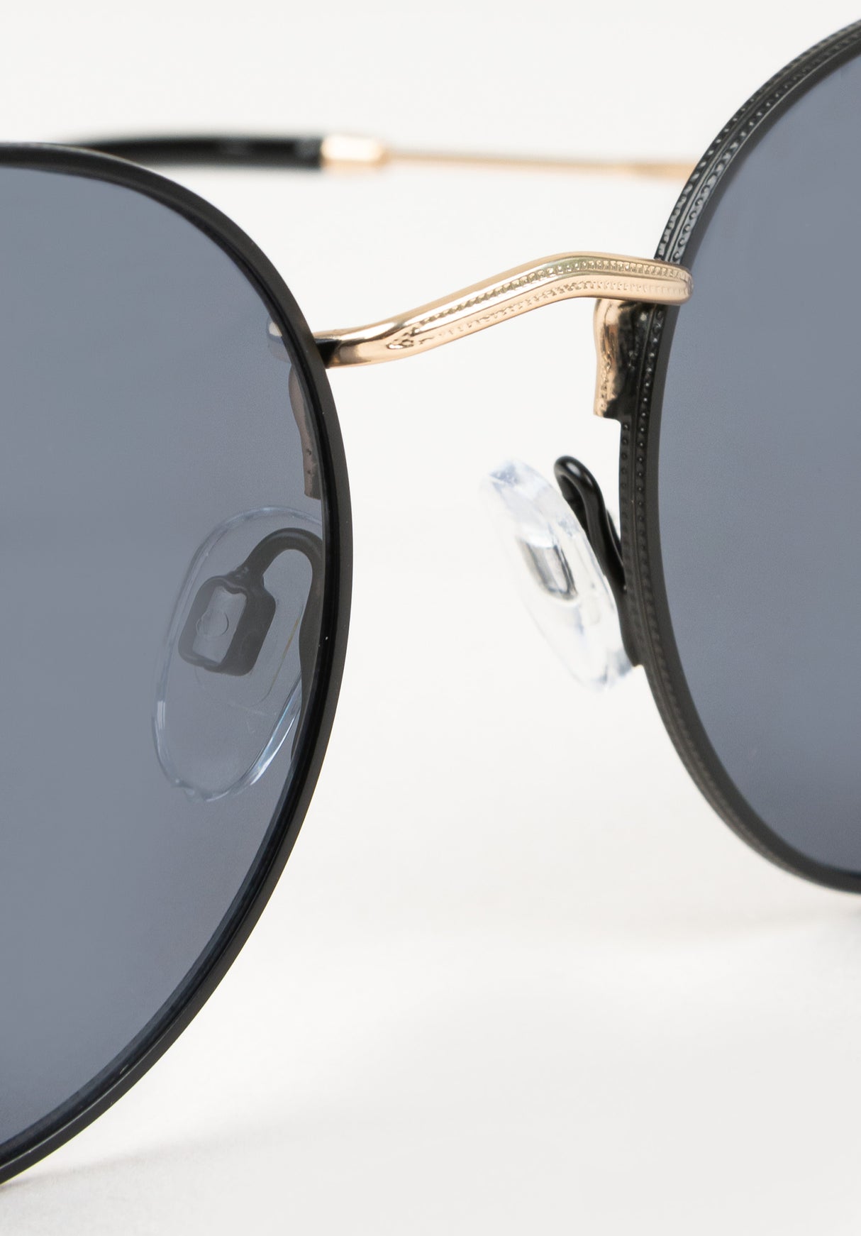 Liam black-gunmetal Closeup1