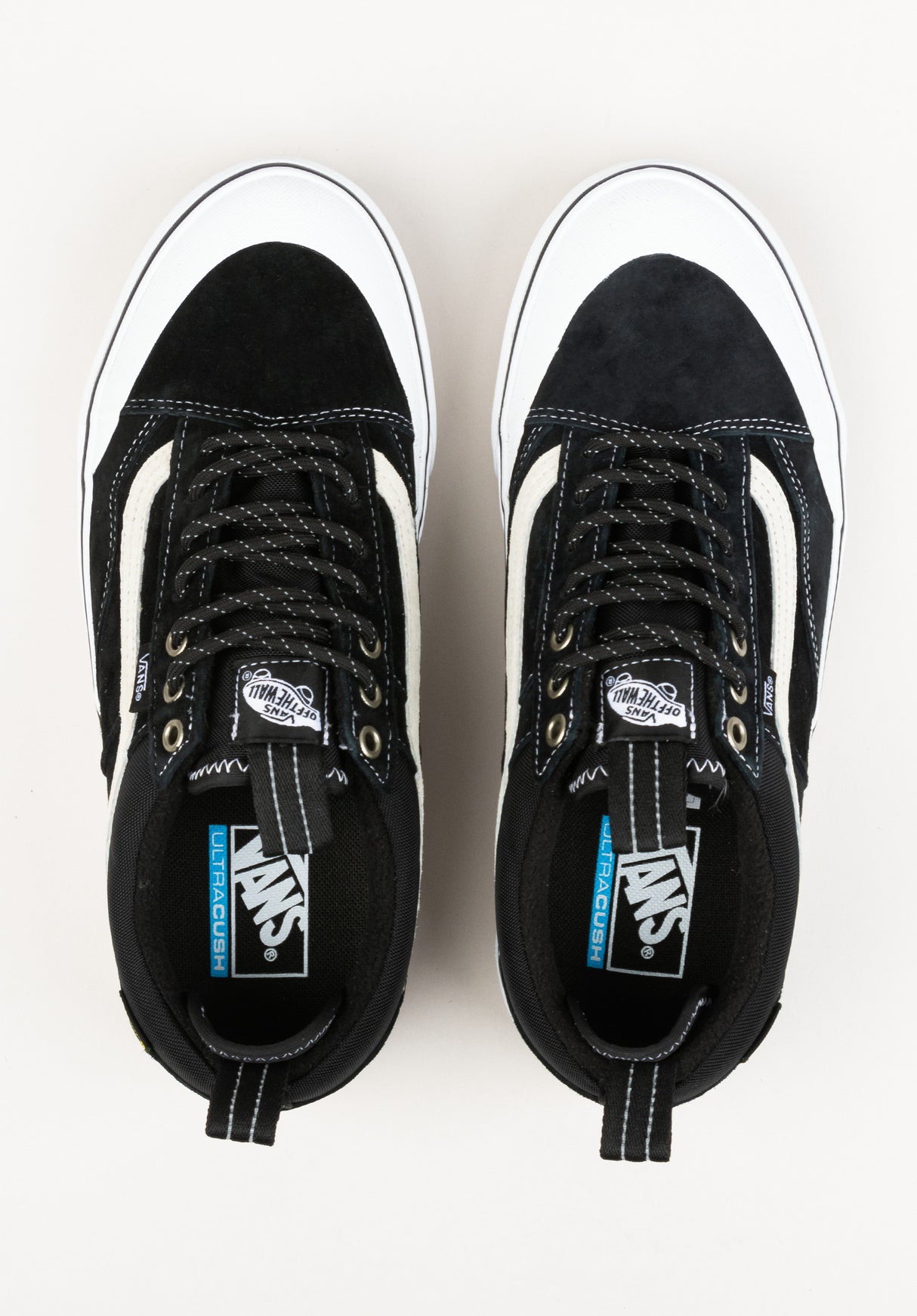 Old Skool MTE-2 black-white Closeup2