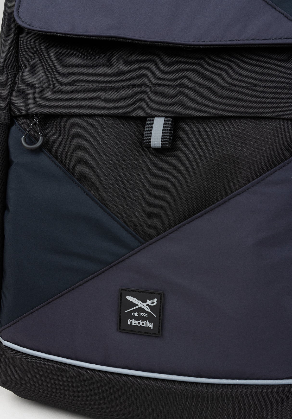 Tripster Day Pack black Closeup2