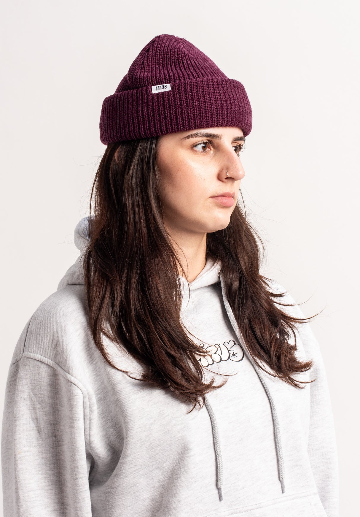 Script Fisherman Snow darkcherry Closeup1