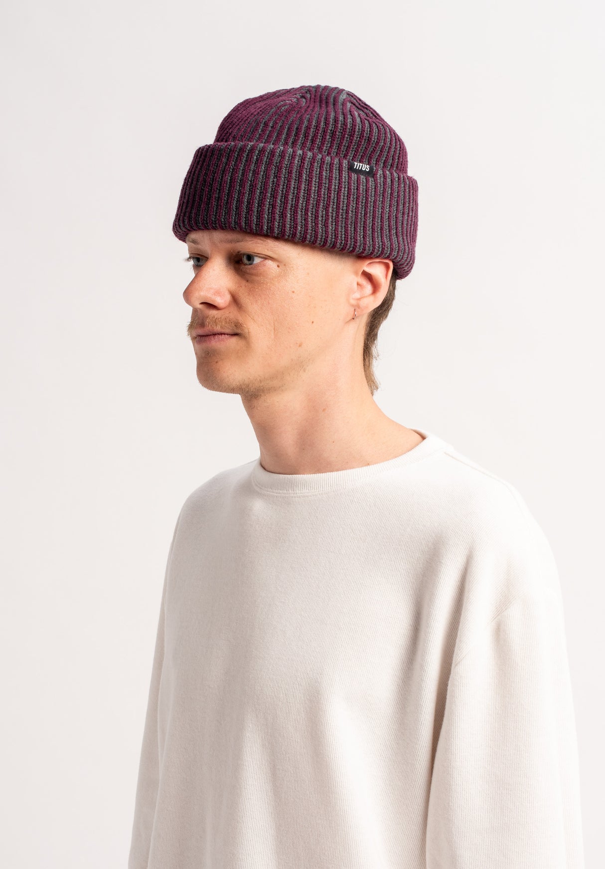 Däkl darkcherry Closeup2