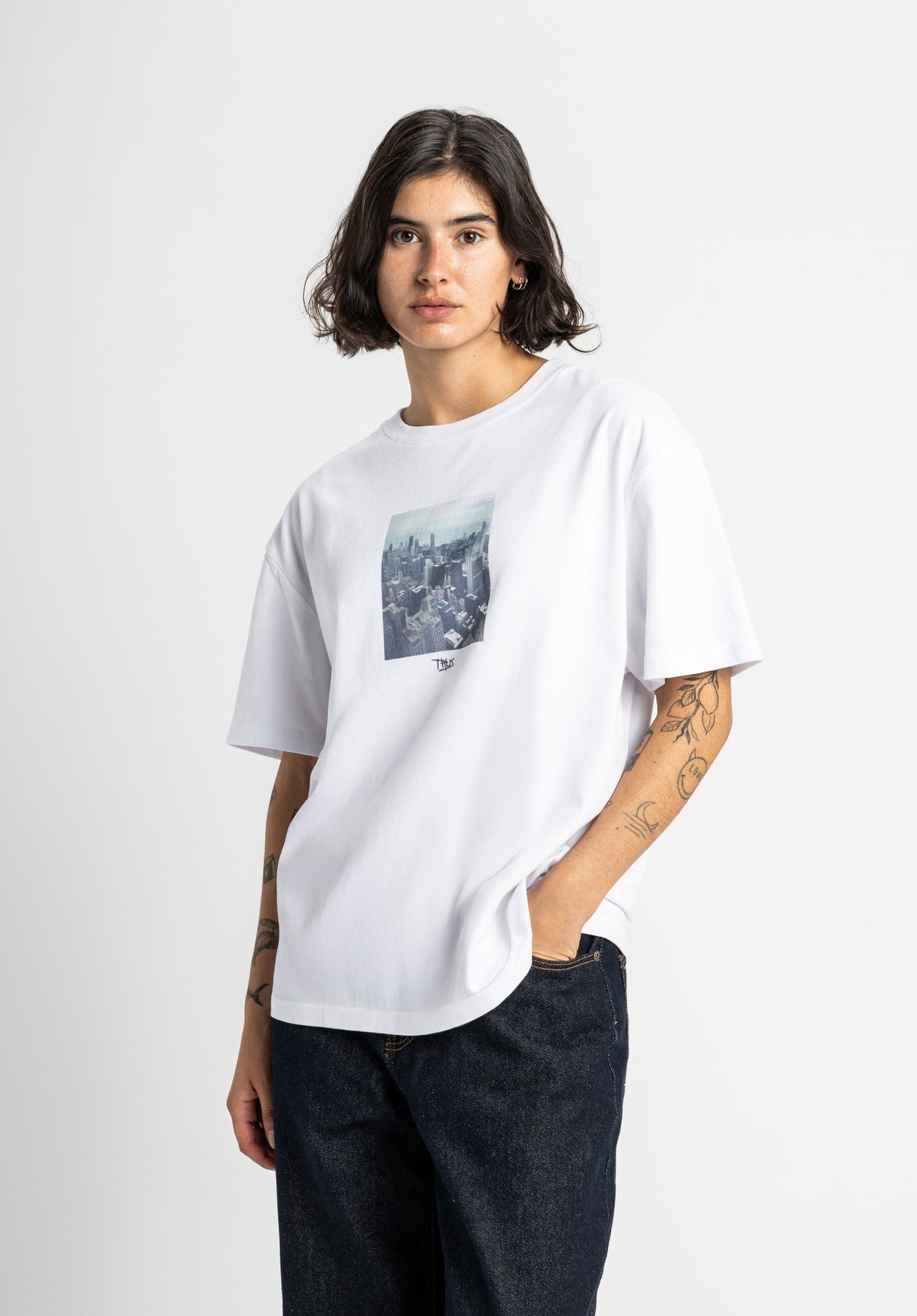 Muzio white Closeup1