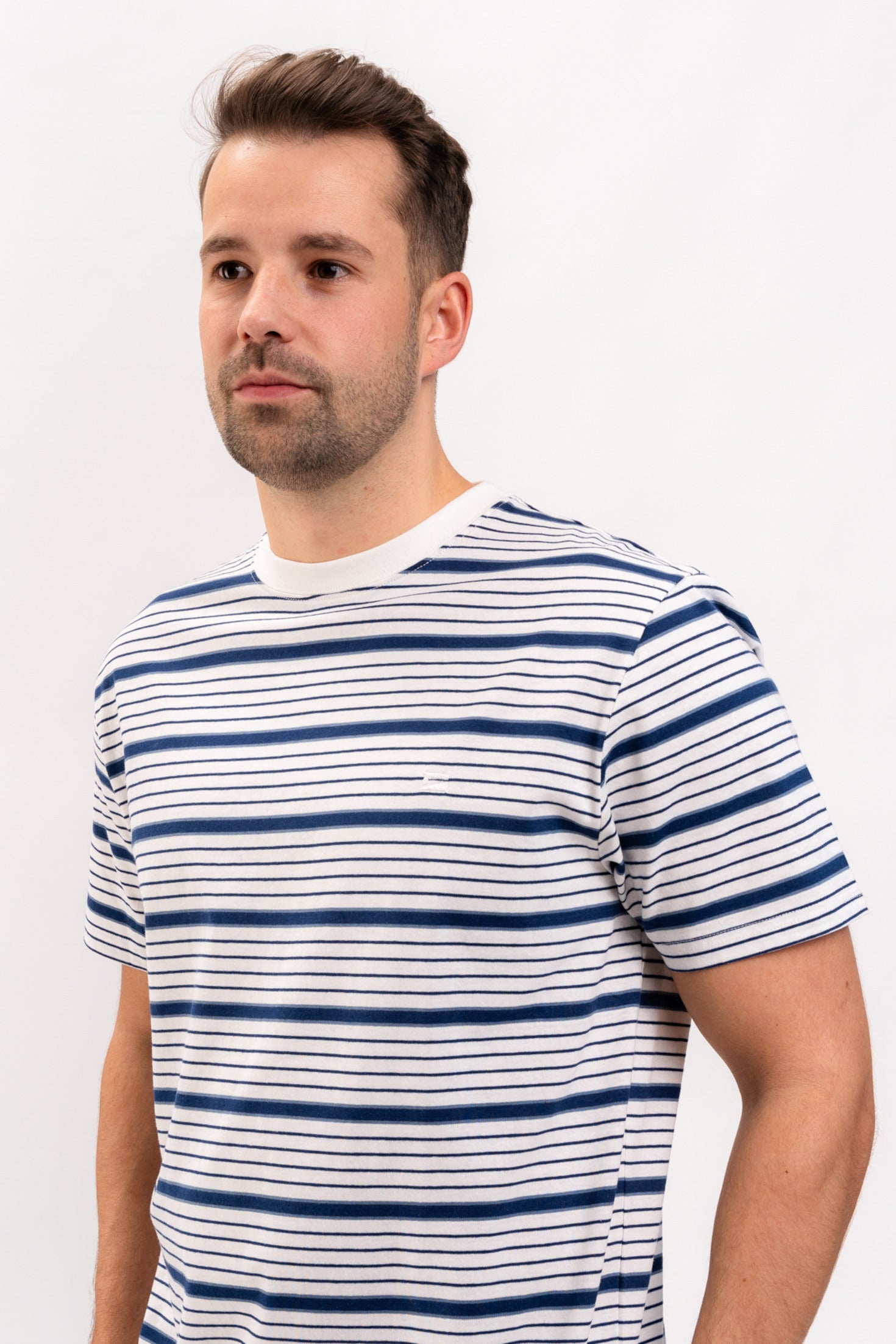 Versu navy-striped Rueckenansicht Zoom Image