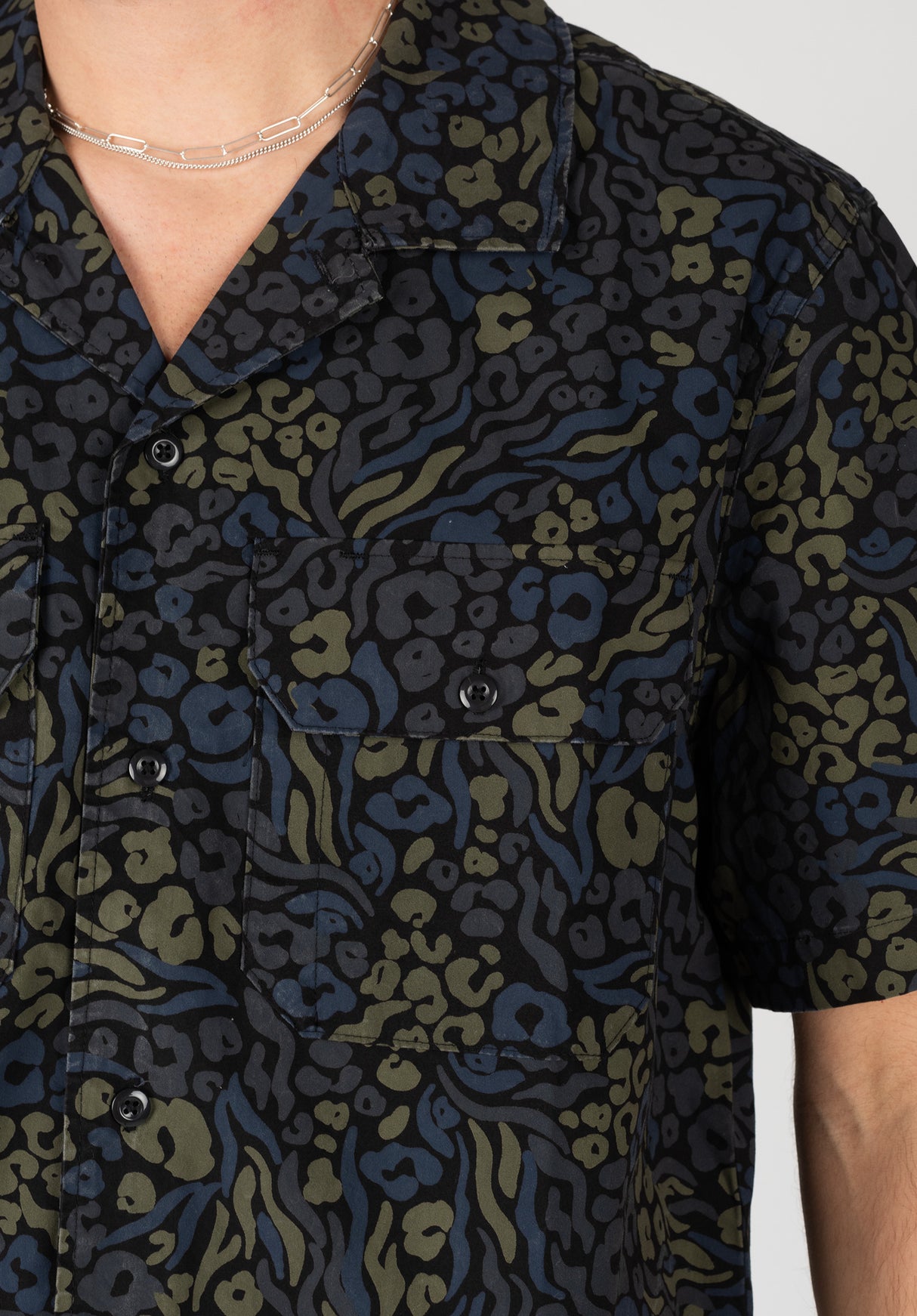 Saltville hrtg-pnt-cmo-bl Rueckenansicht