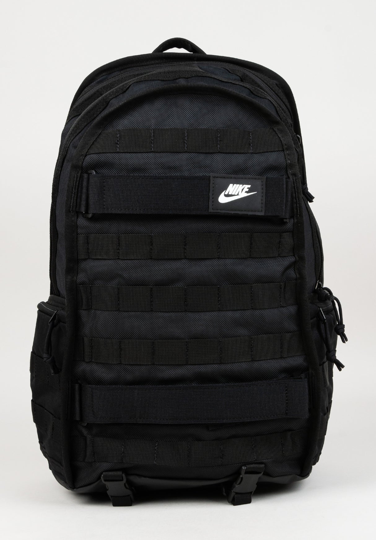 Sportswear RPM black-black-white Rueckenansicht