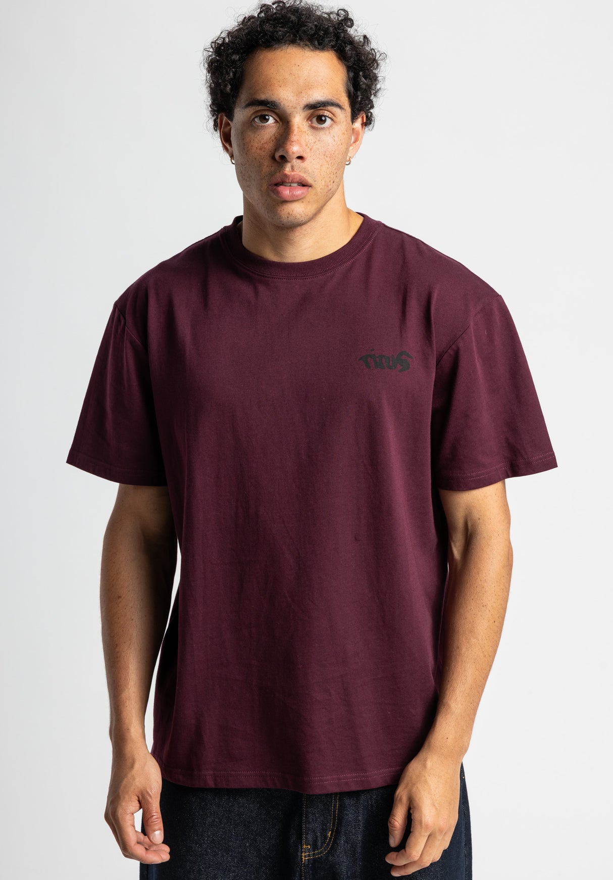 Crew darkcherry Closeup1