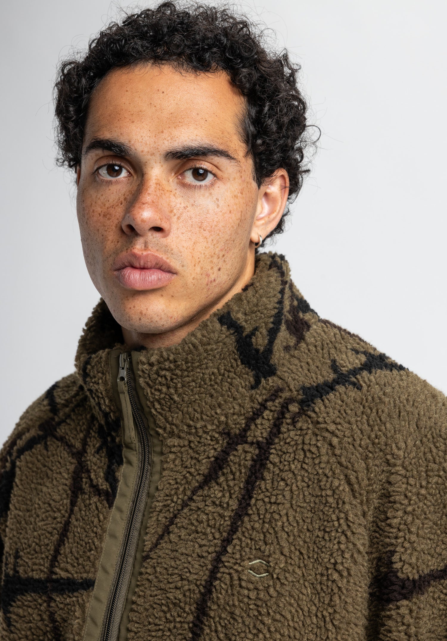 Jacob fence-darkolive Closeup2 Zoom Image