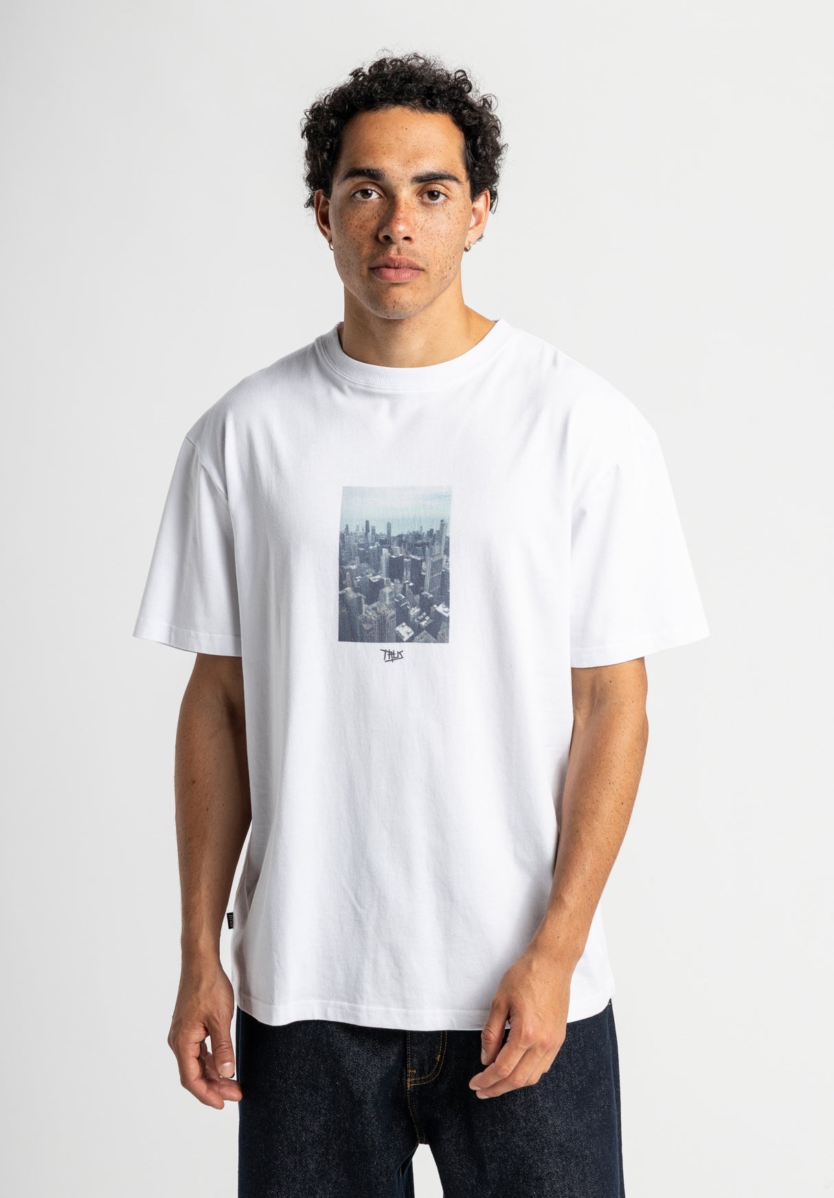 Concrete City white Rueckenansicht