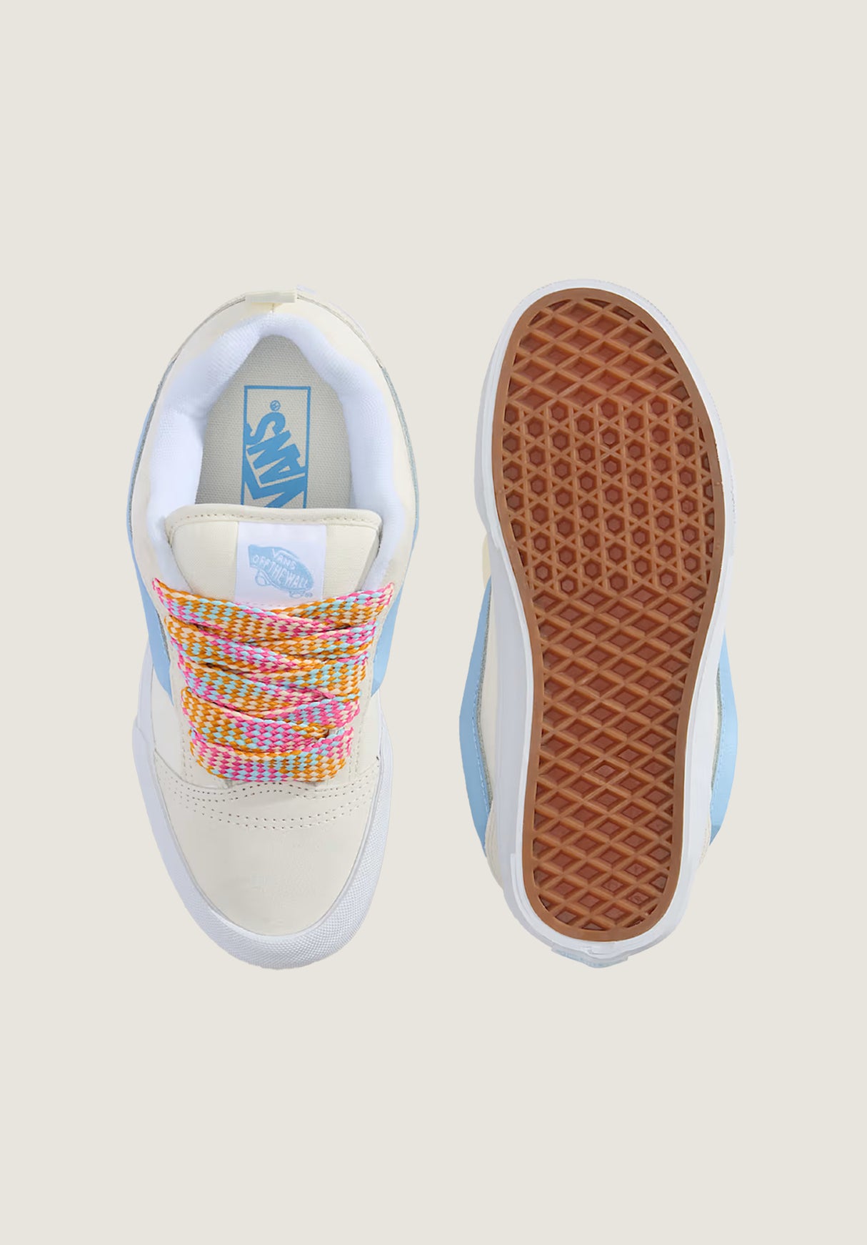 Knu Skool white-blue Closeup1