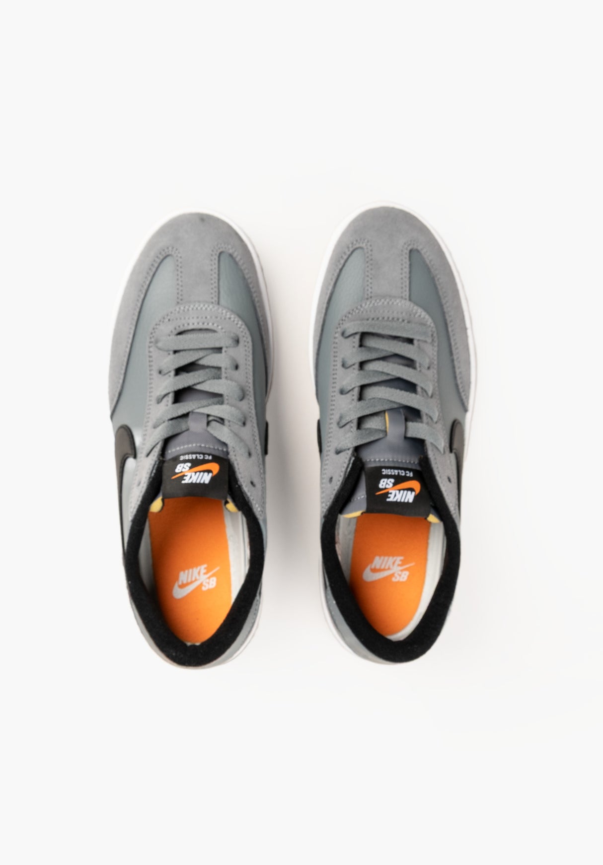 FC Classic coolgrey-black-white Closeup2