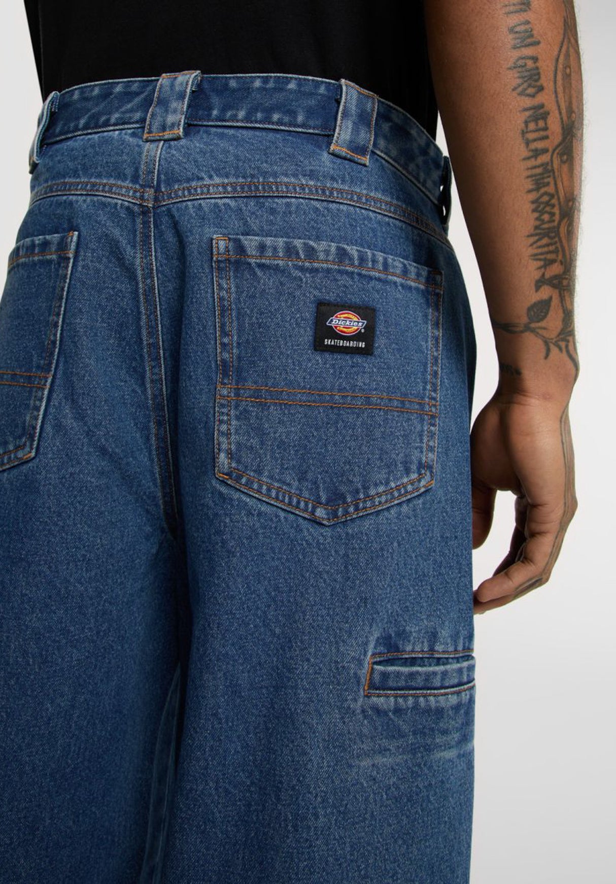 Mike Anderson Denim stonewashed Closeup2