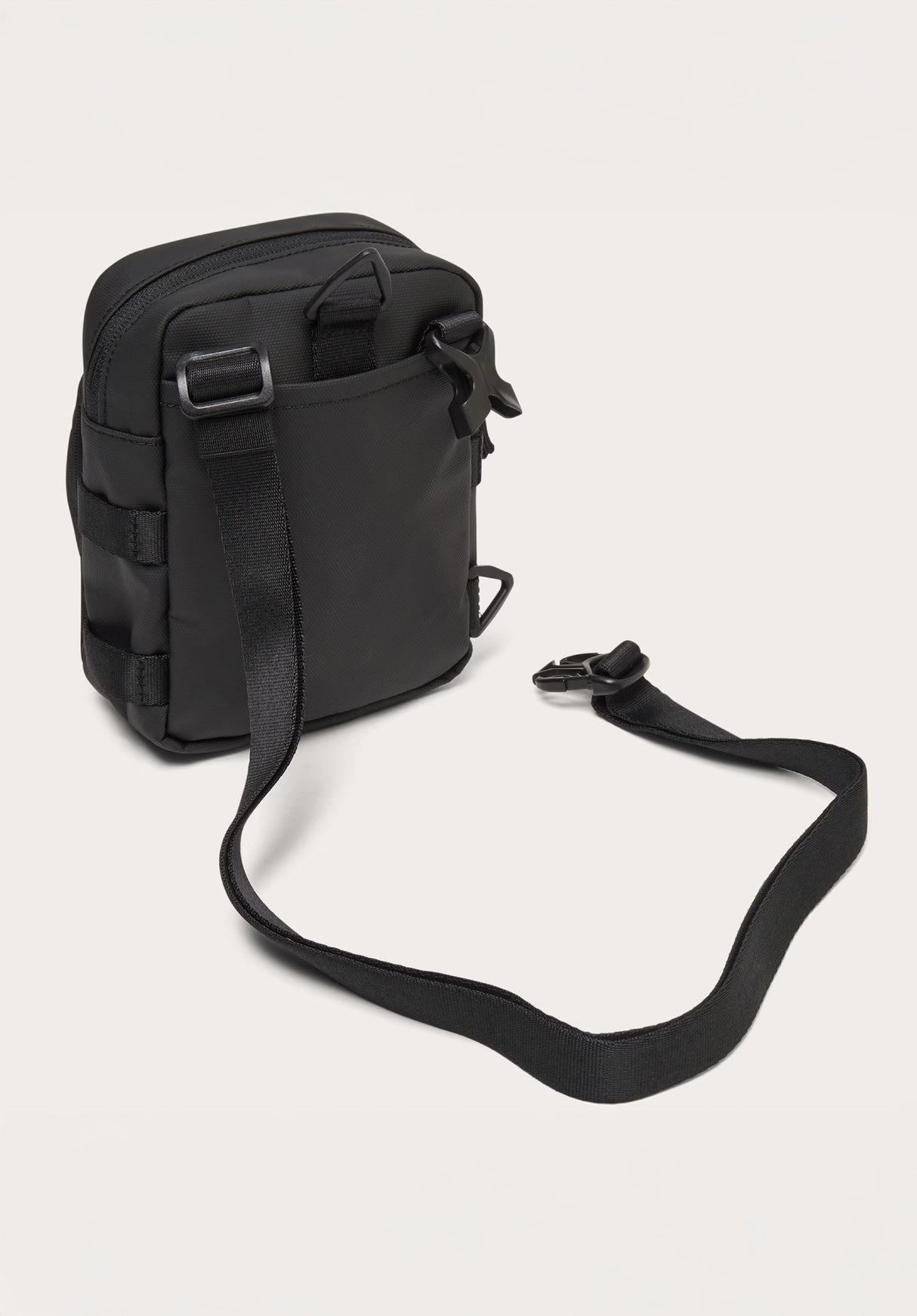 Rover Crossbody blackout Rueckenansicht