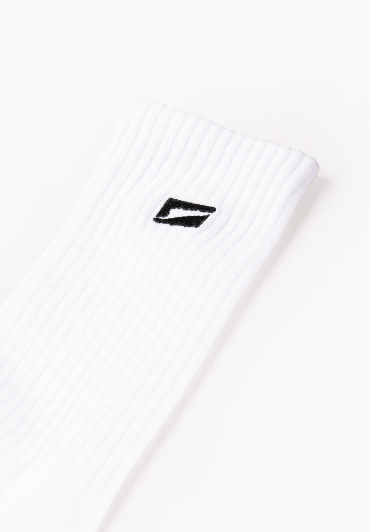 Emb Logo 3 Pack white Rueckenansicht