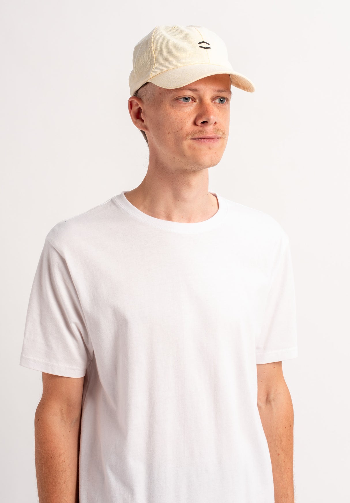 HXGN Icon Dad Cap cream-washed-denim Closeup1