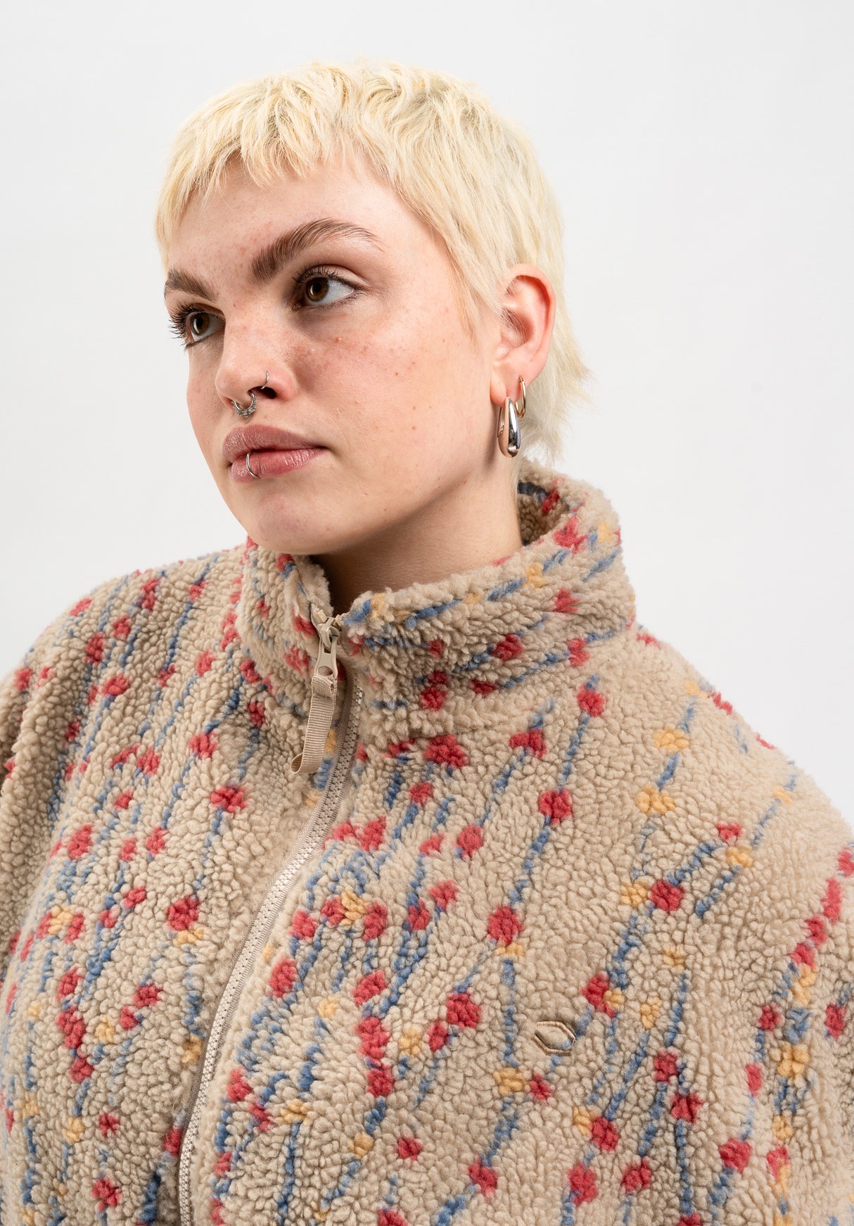 Nieva cream AO Closeup1