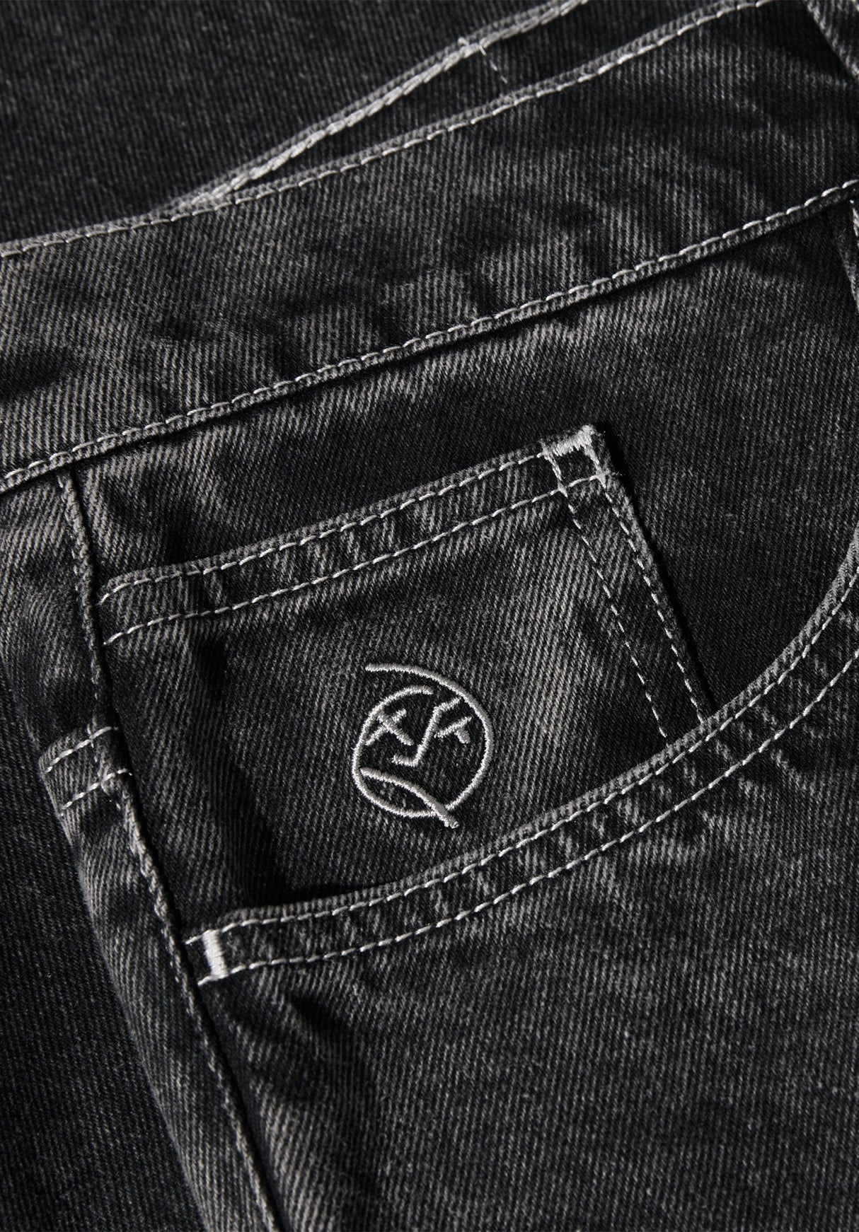 Big Boy silverblack Closeup1