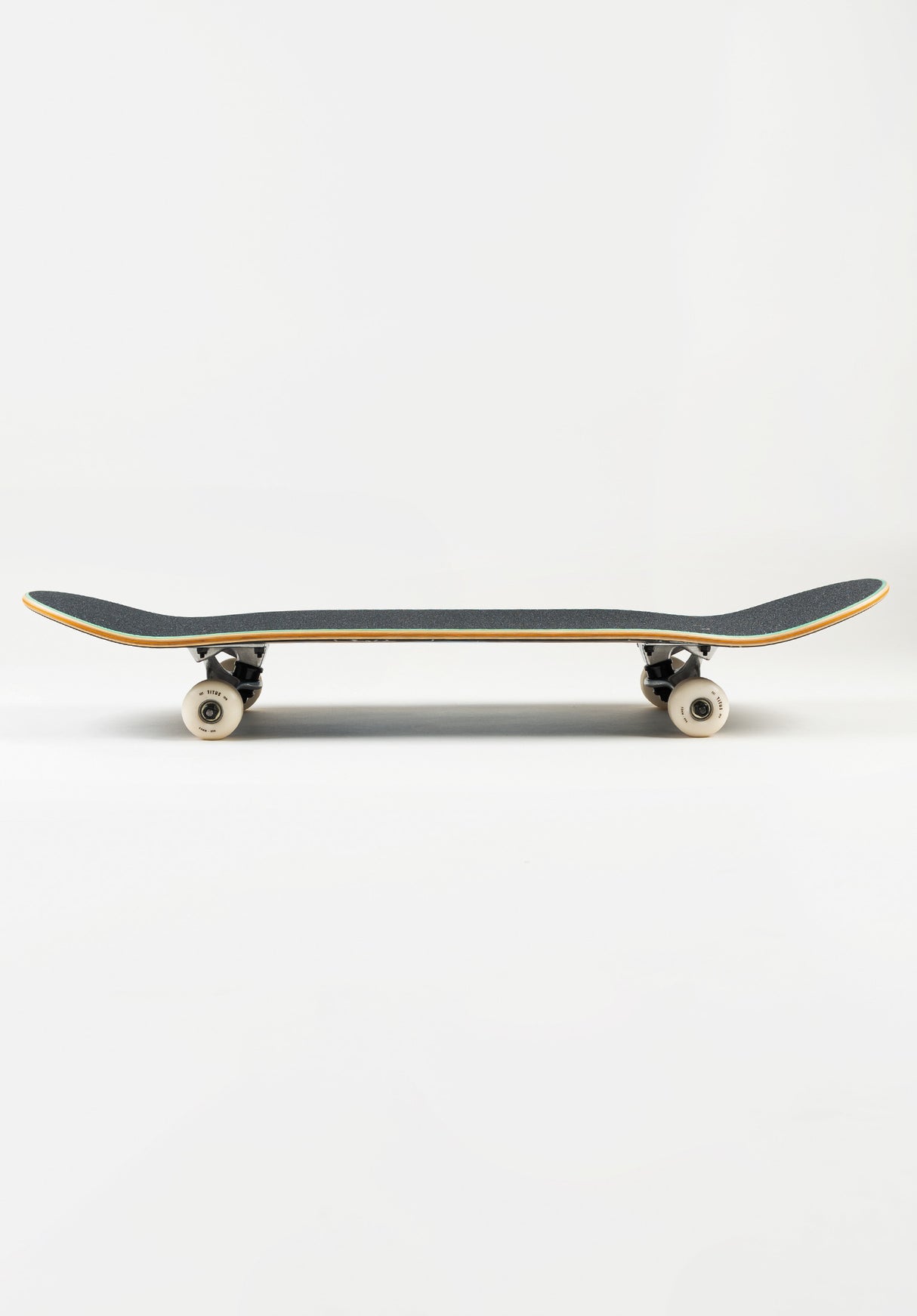 Faces Classic black Closeup1