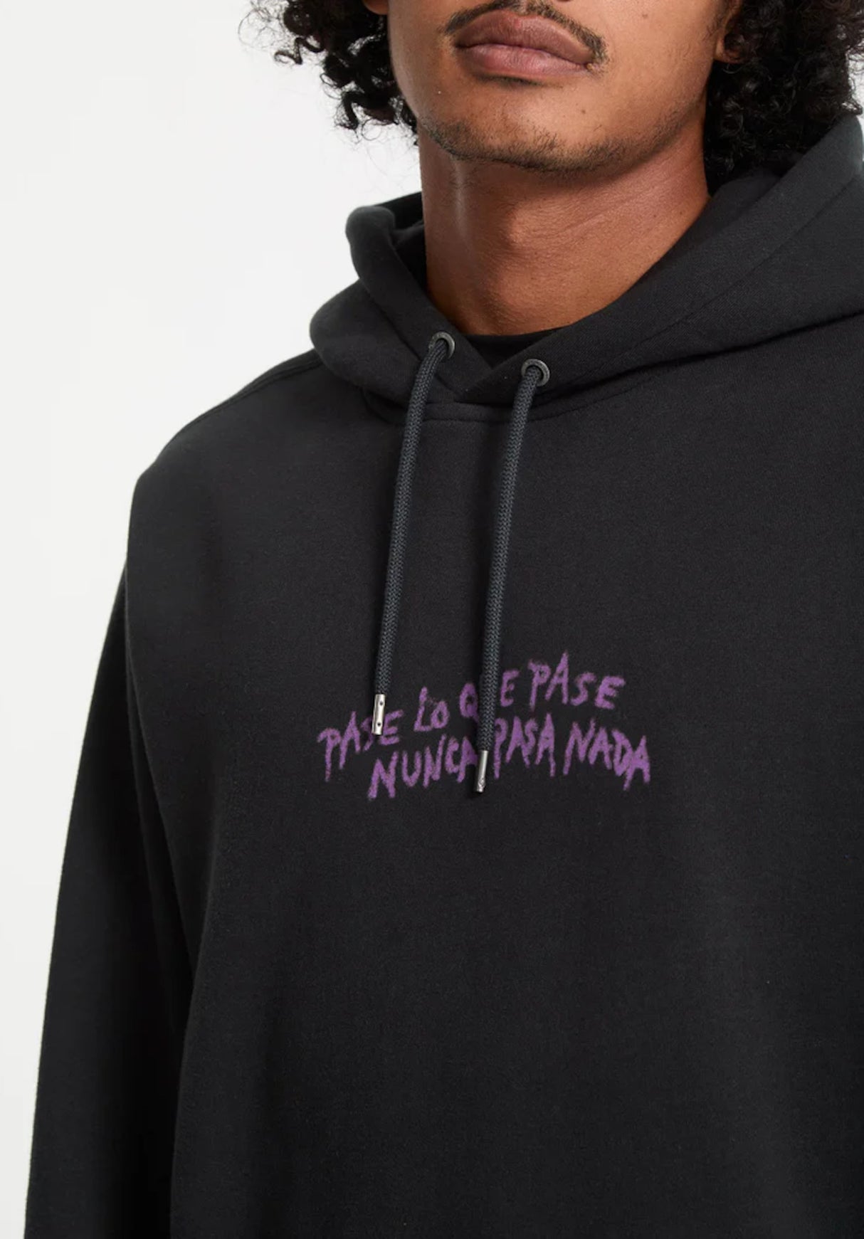 Nunca Passa antiqueblack Closeup1