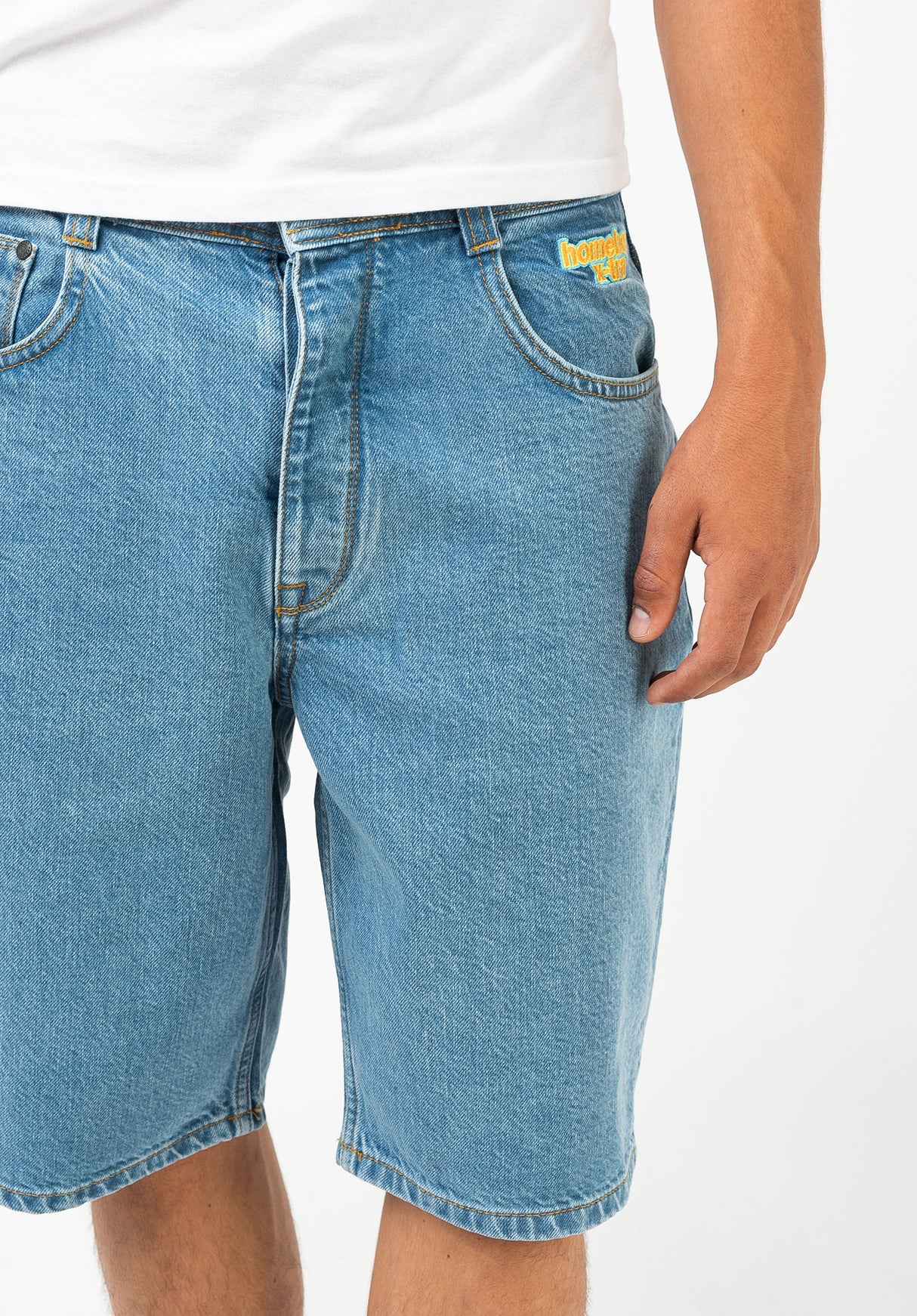 X-tra Baggy Short moon Closeup1