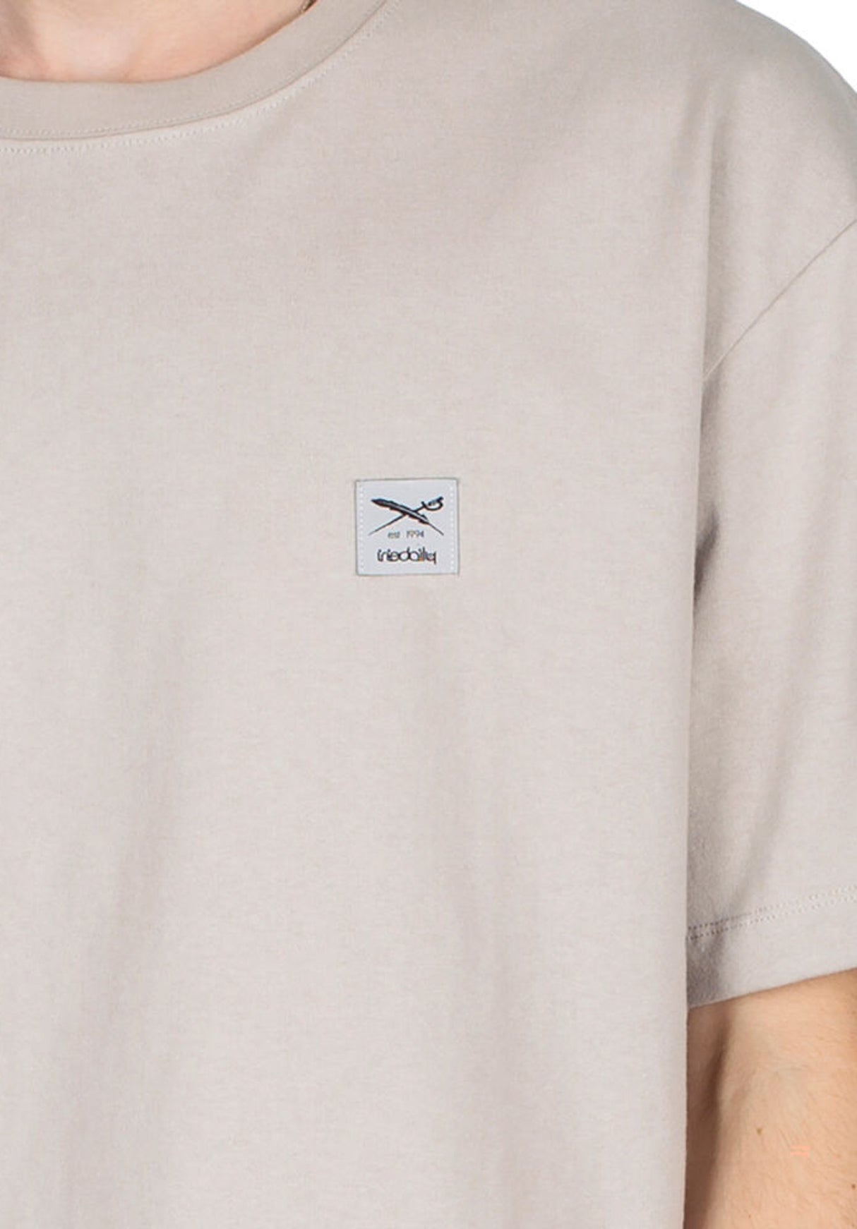 Heavy Flag cloudgrey Rueckenansicht