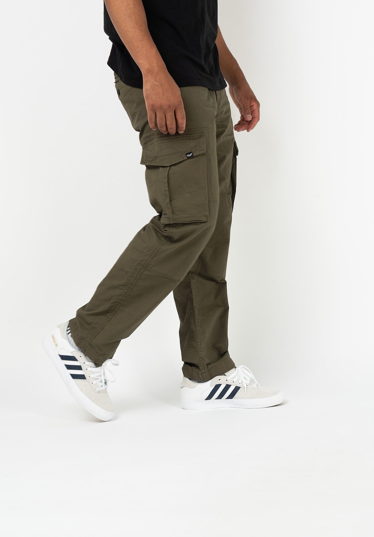 Flex Cargo LC clayolive Closeup2 Zoom Image