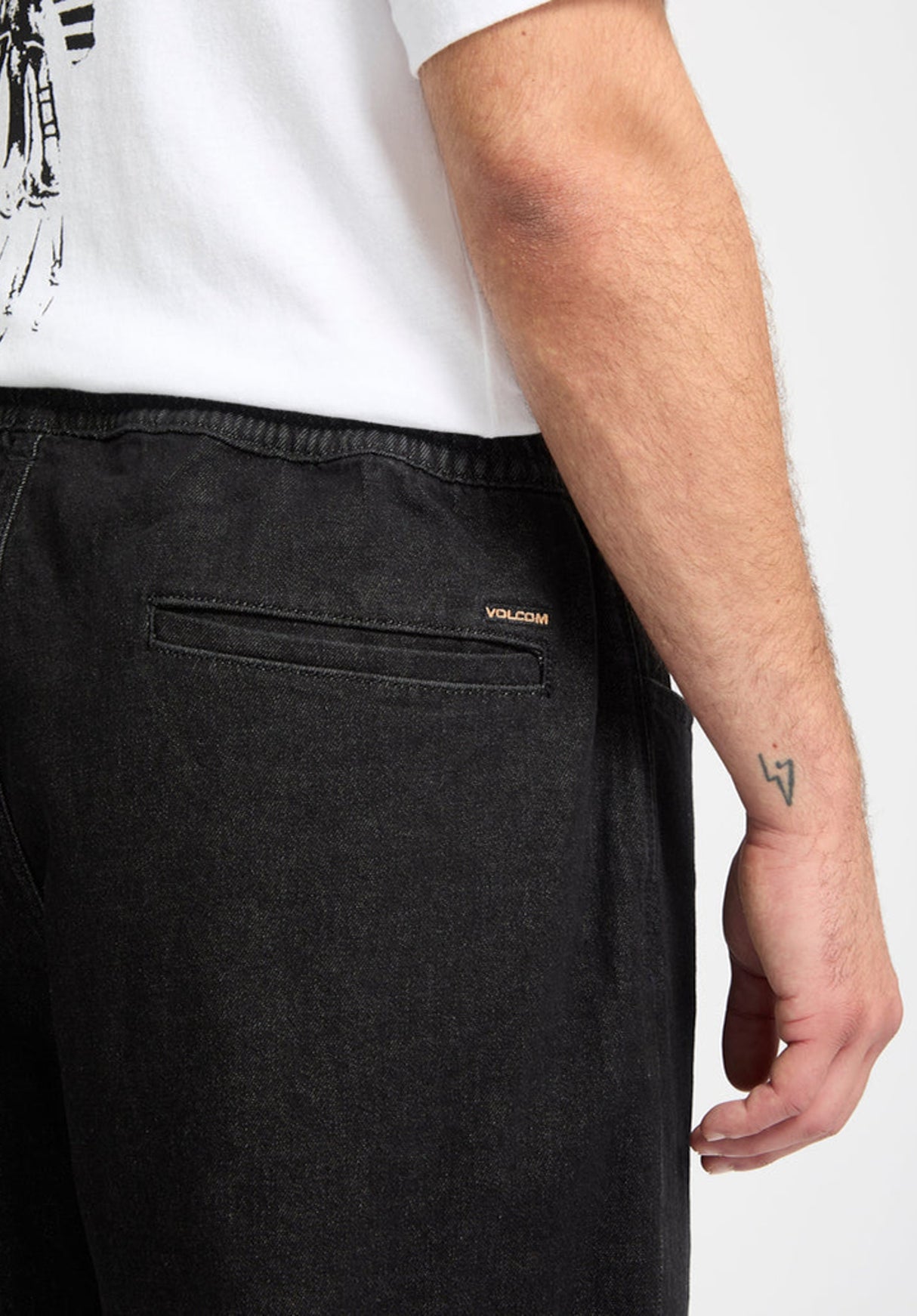 Freazy Loose EW Denim blackwash Closeup2