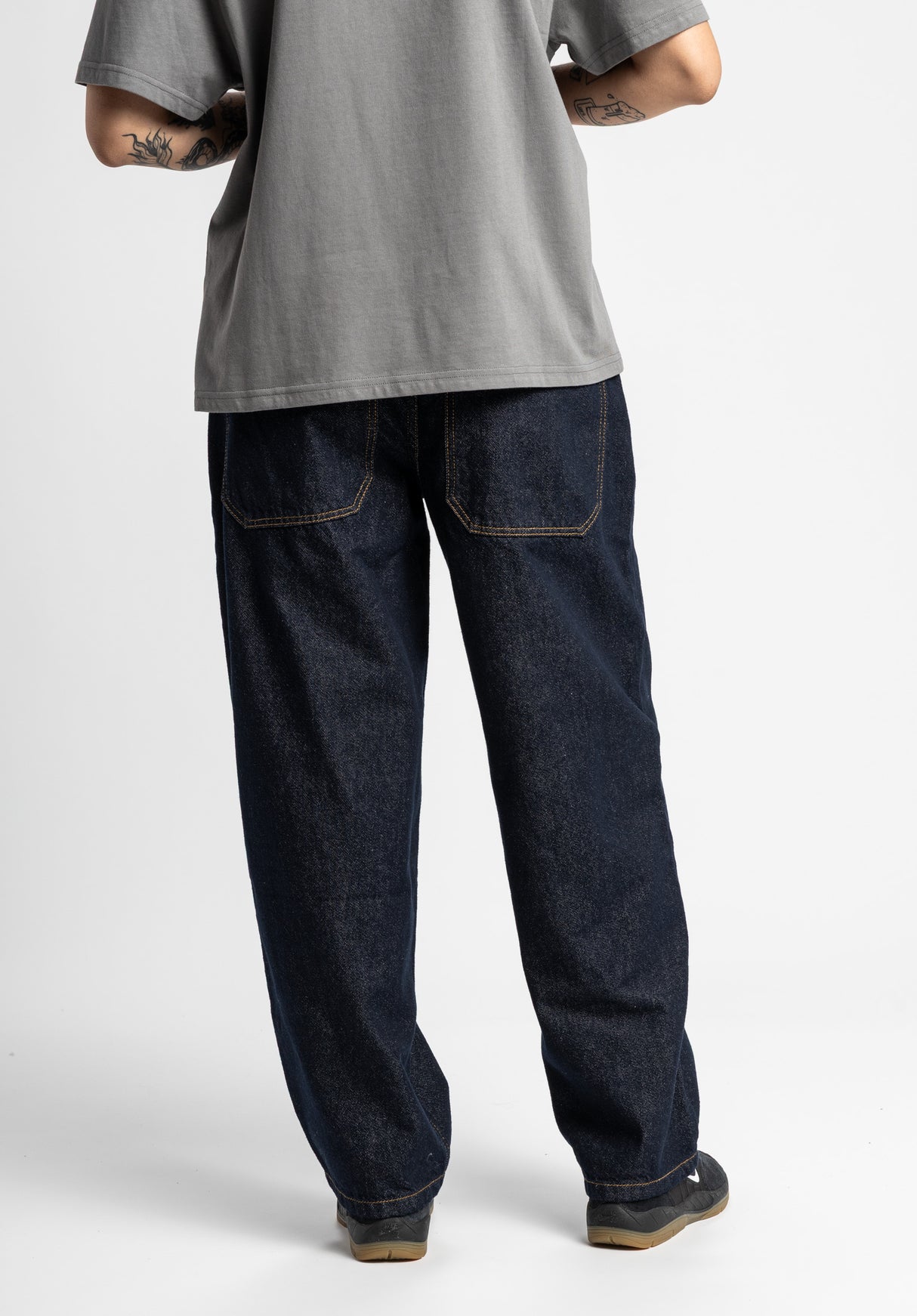 Alby-Baggy blue-rinsed Closeup1