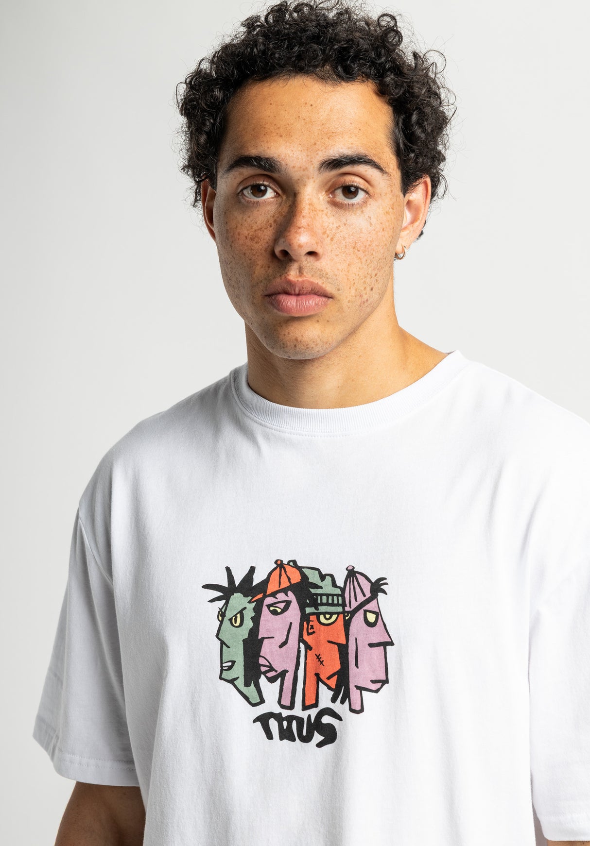 Front Crew white Closeup1