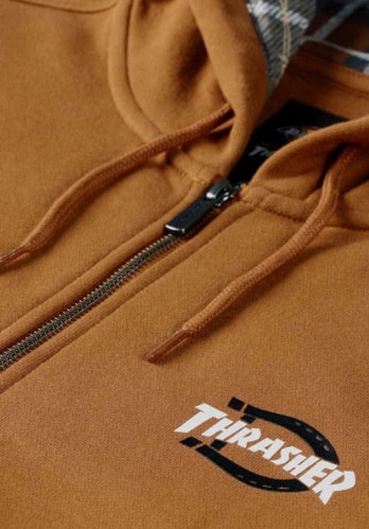 x Thrasher brown Closeup1