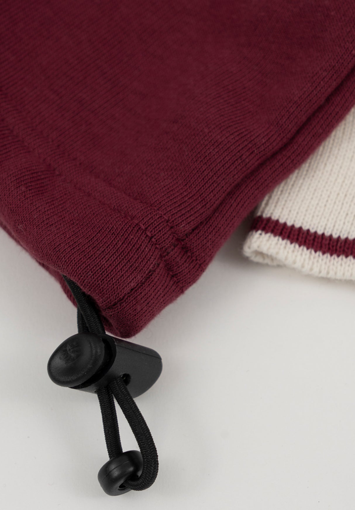 Rimet burgundy Closeup2