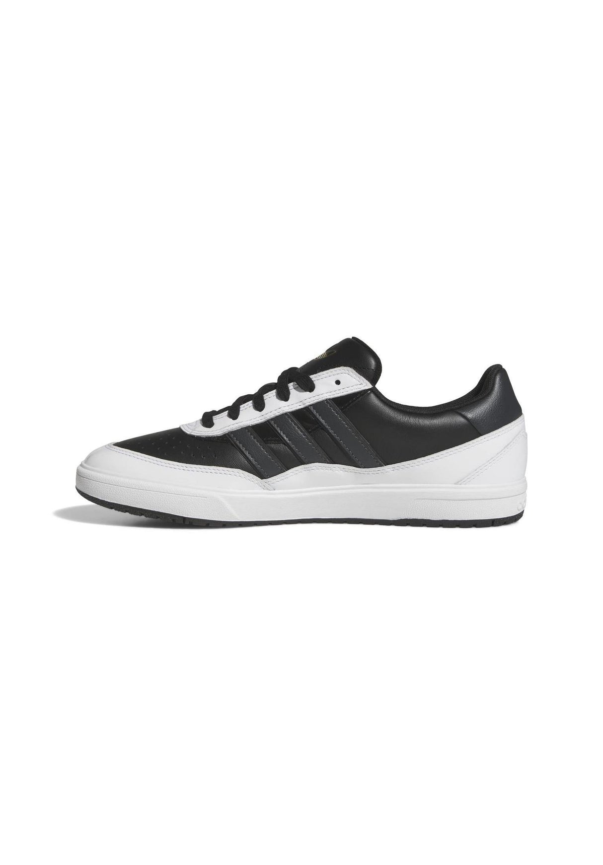Tyshawn 2 coreblack-carbon-white Closeup1
