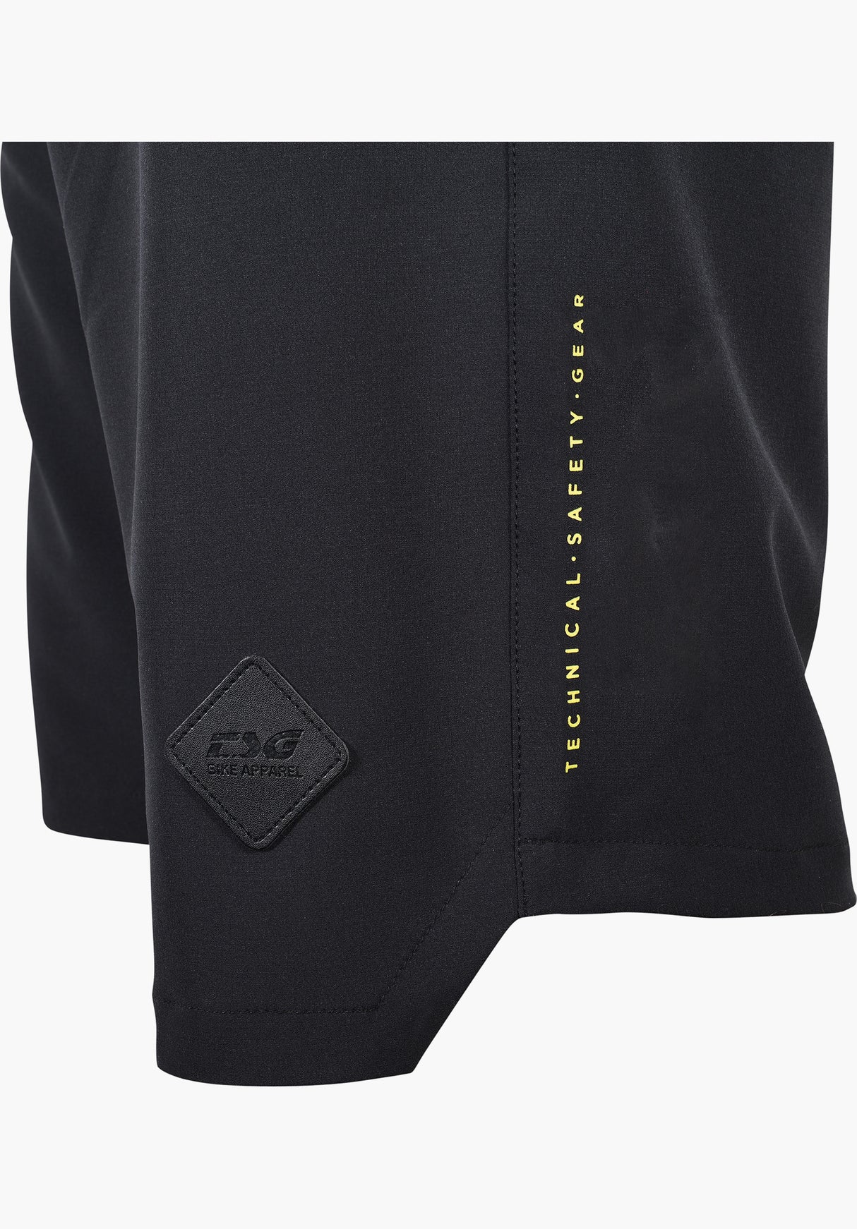 SP8 Shorts black-yellow Closeup2