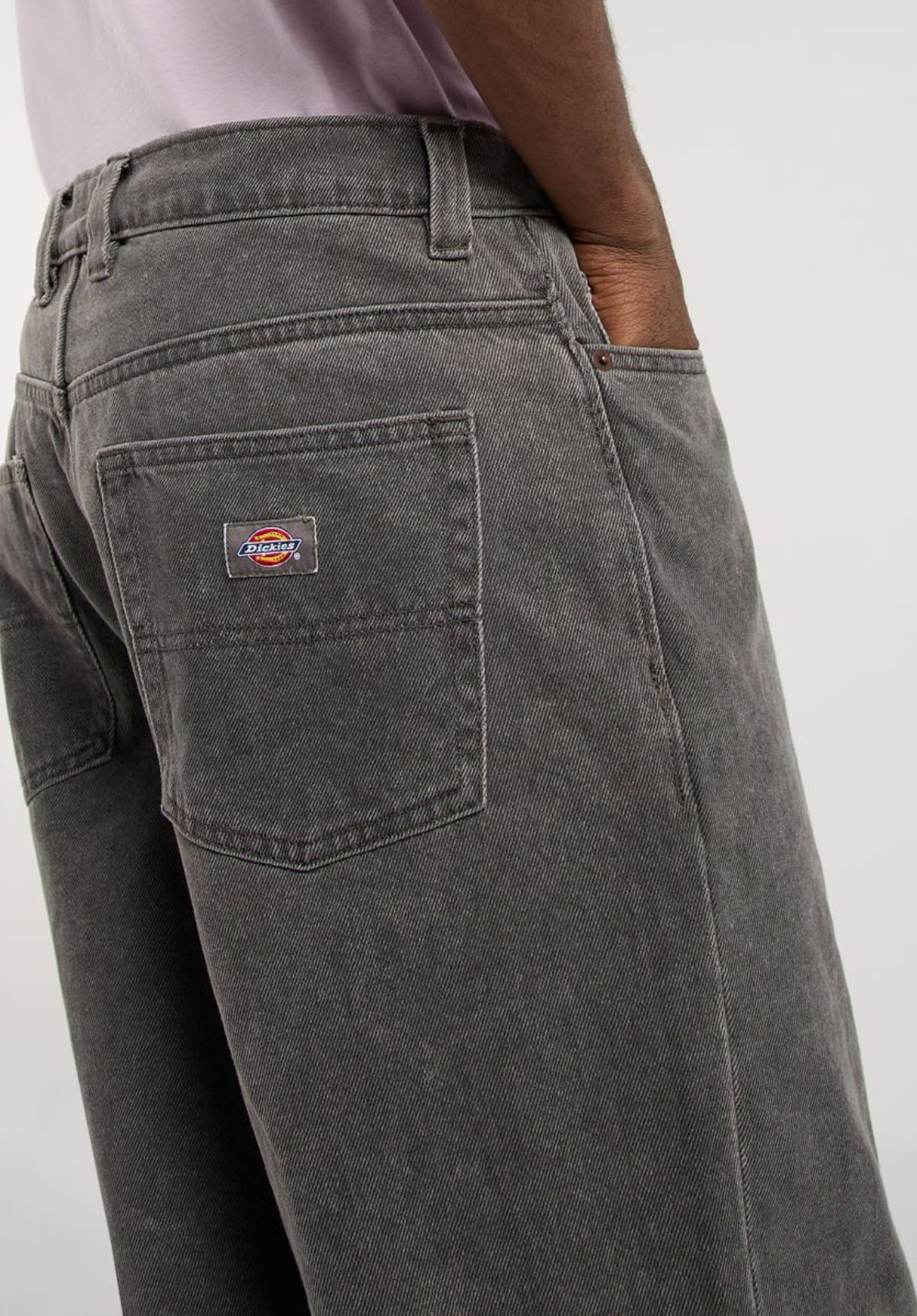 Thomasville greywashed-tinted Closeup1