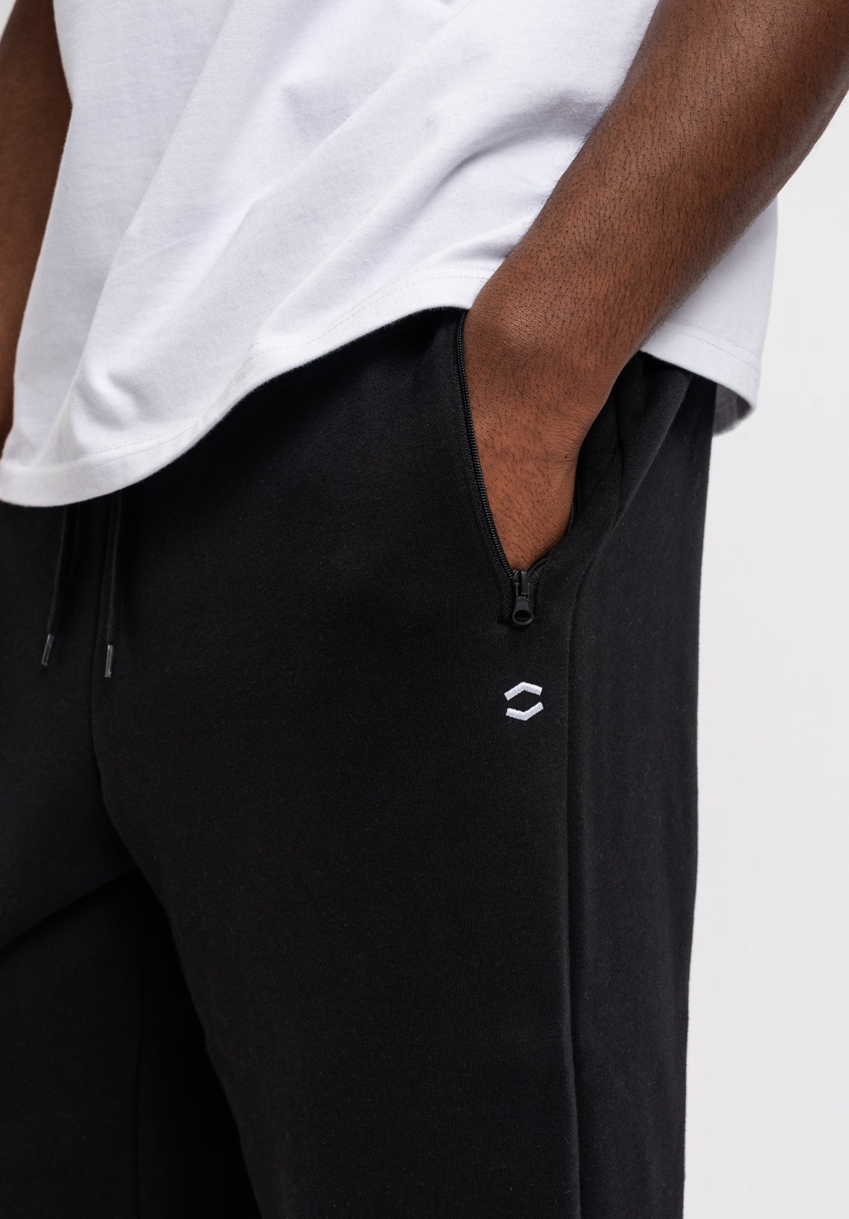 HXGN Jogger black Closeup1