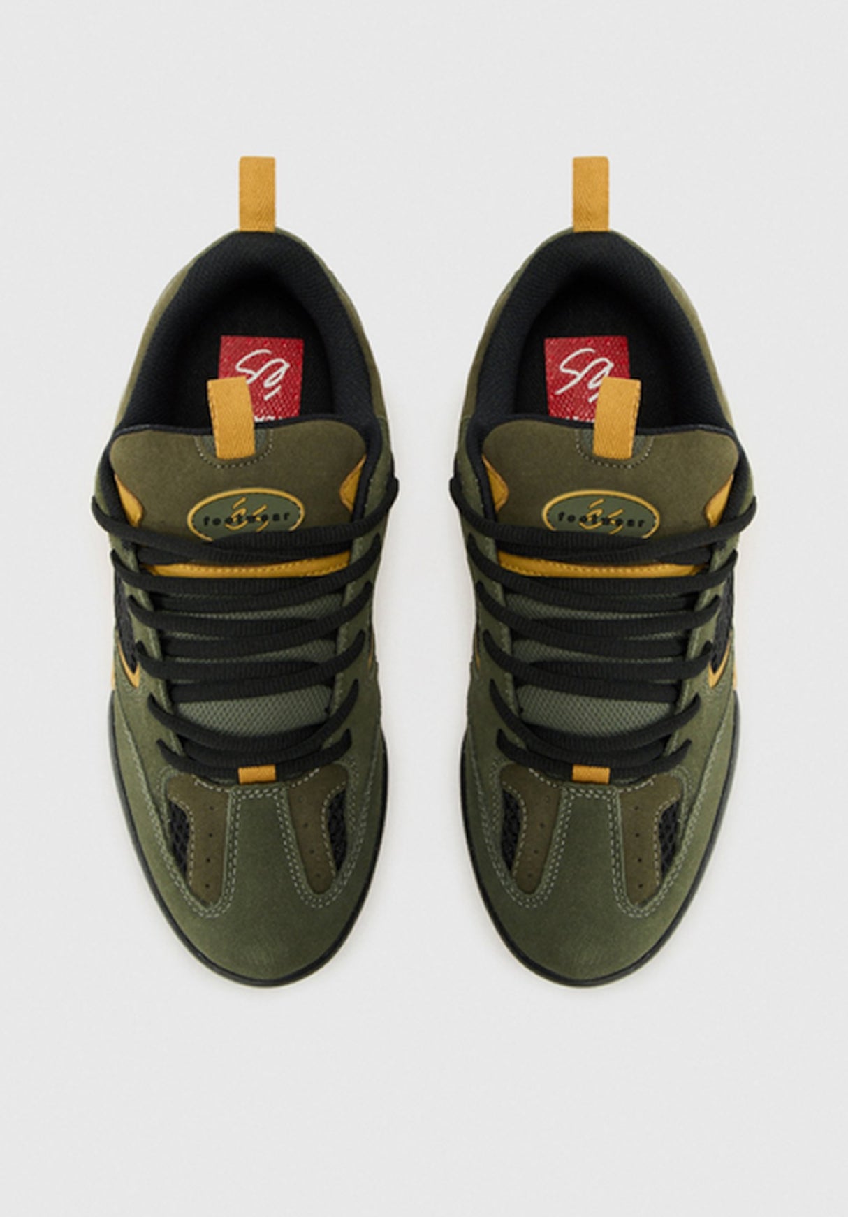 Quattro olive-black Closeup2