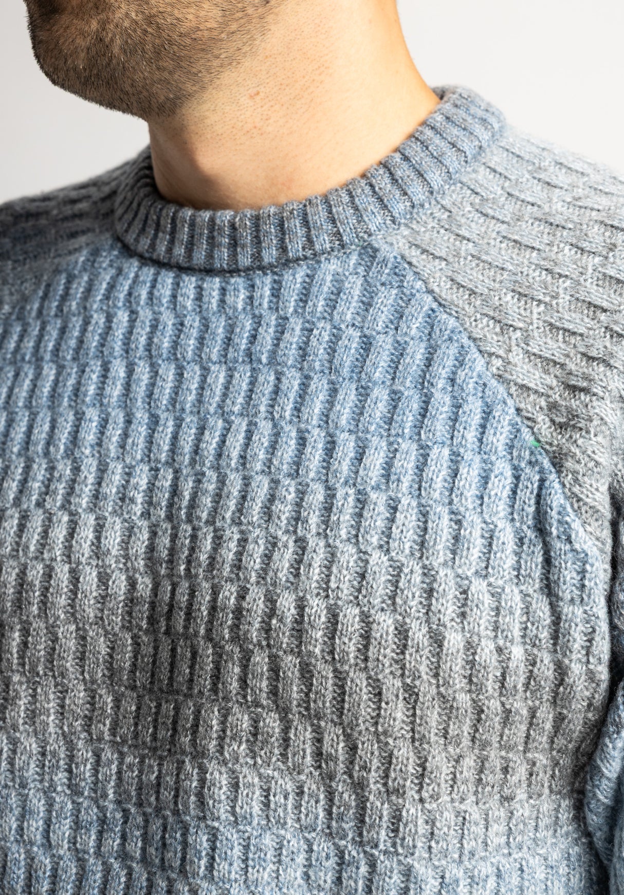 Mandou blue Closeup2