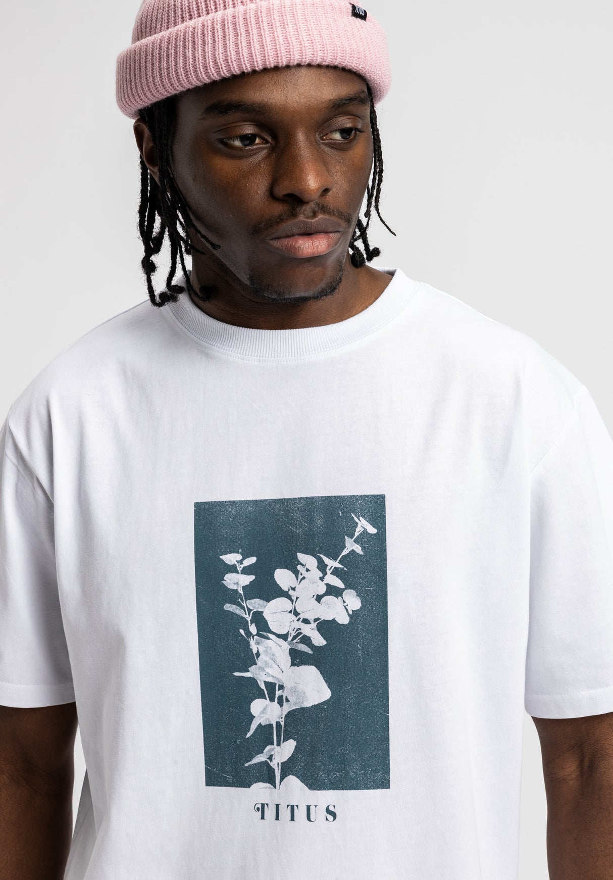 Eloquent white Rueckenansicht