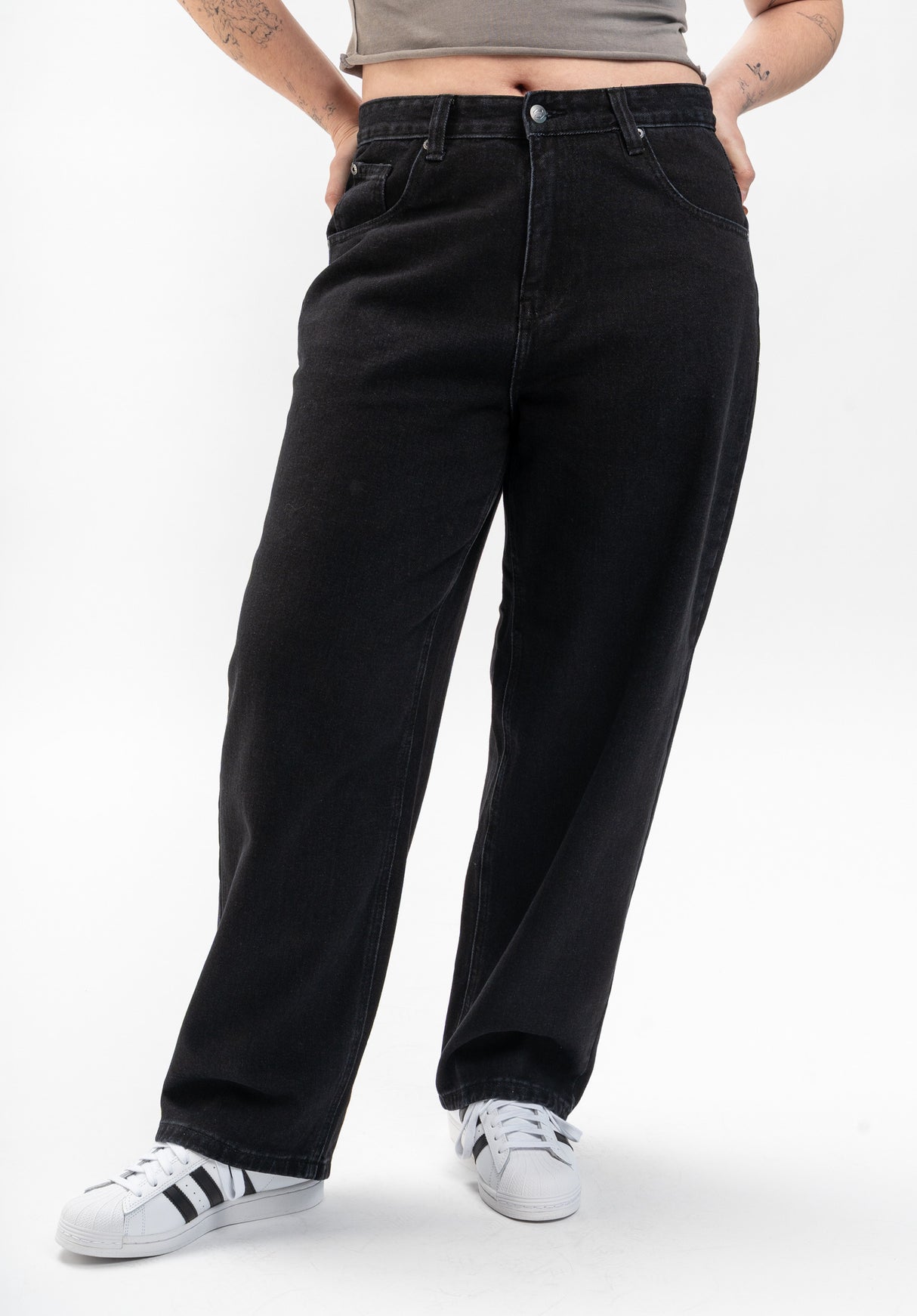 Alby-Baggy blackwashed Closeup2