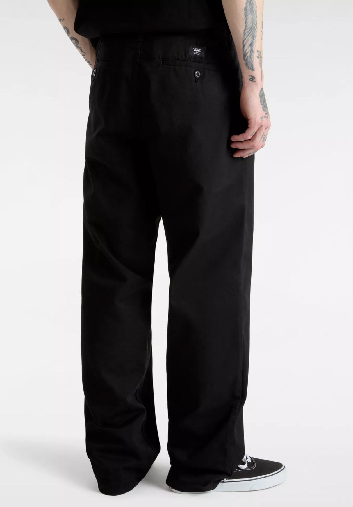 Authentic Chino Loose Pant black Rueckenansicht