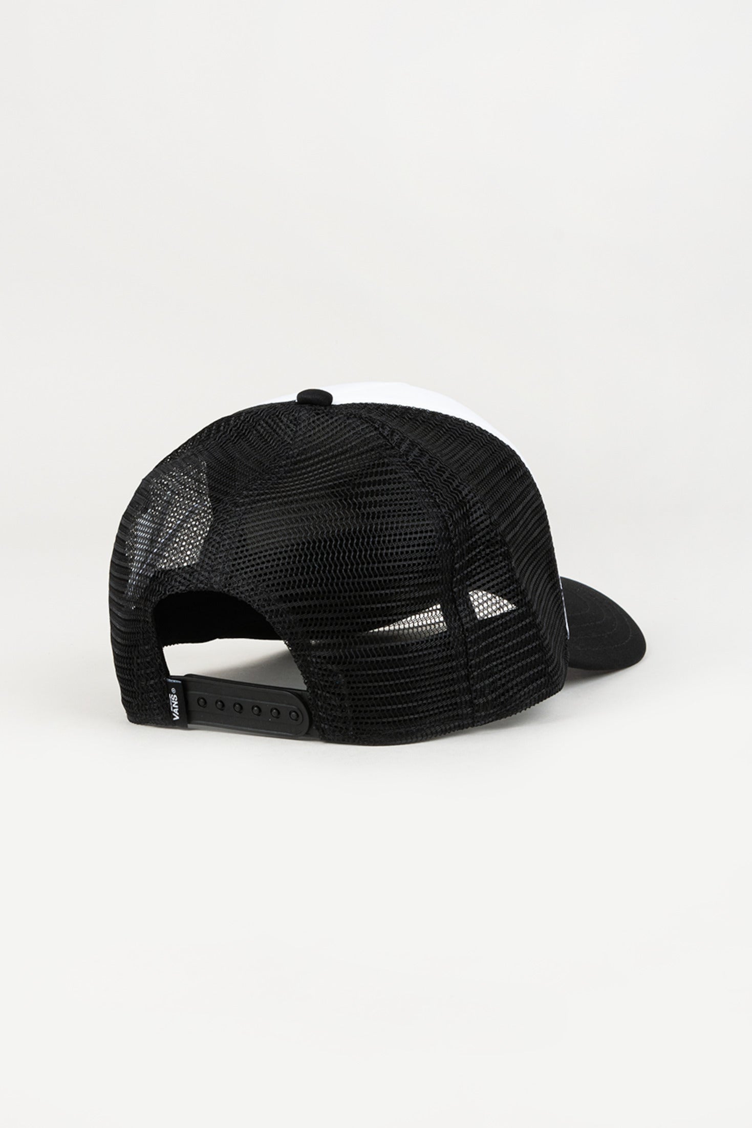 Classic Patch Curved Bill Trucker black-white Rueckenansicht Zoom Image