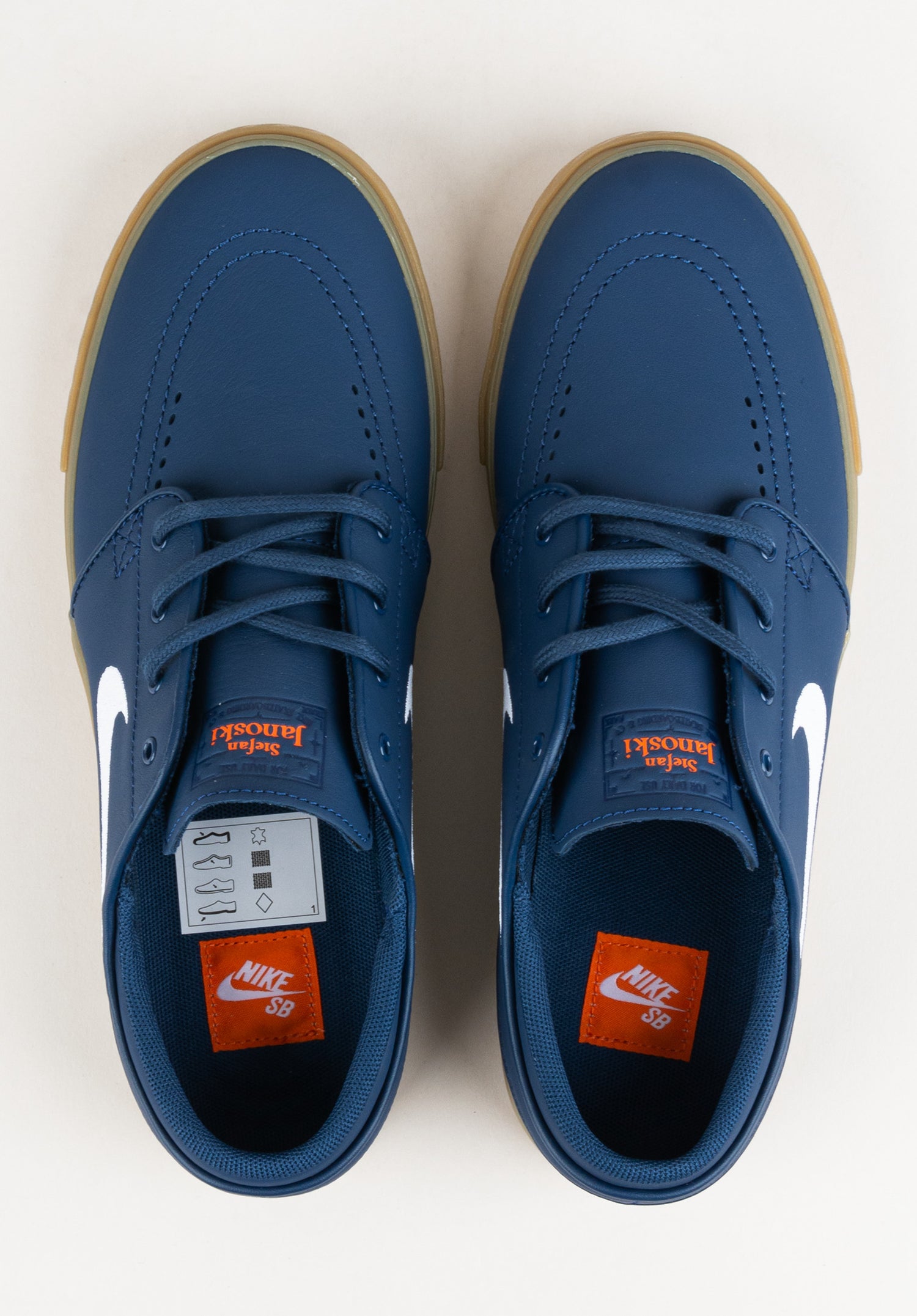 Janoski OG+ navy-white-navy-gumlightbrown Closeup2 Zoom Image
