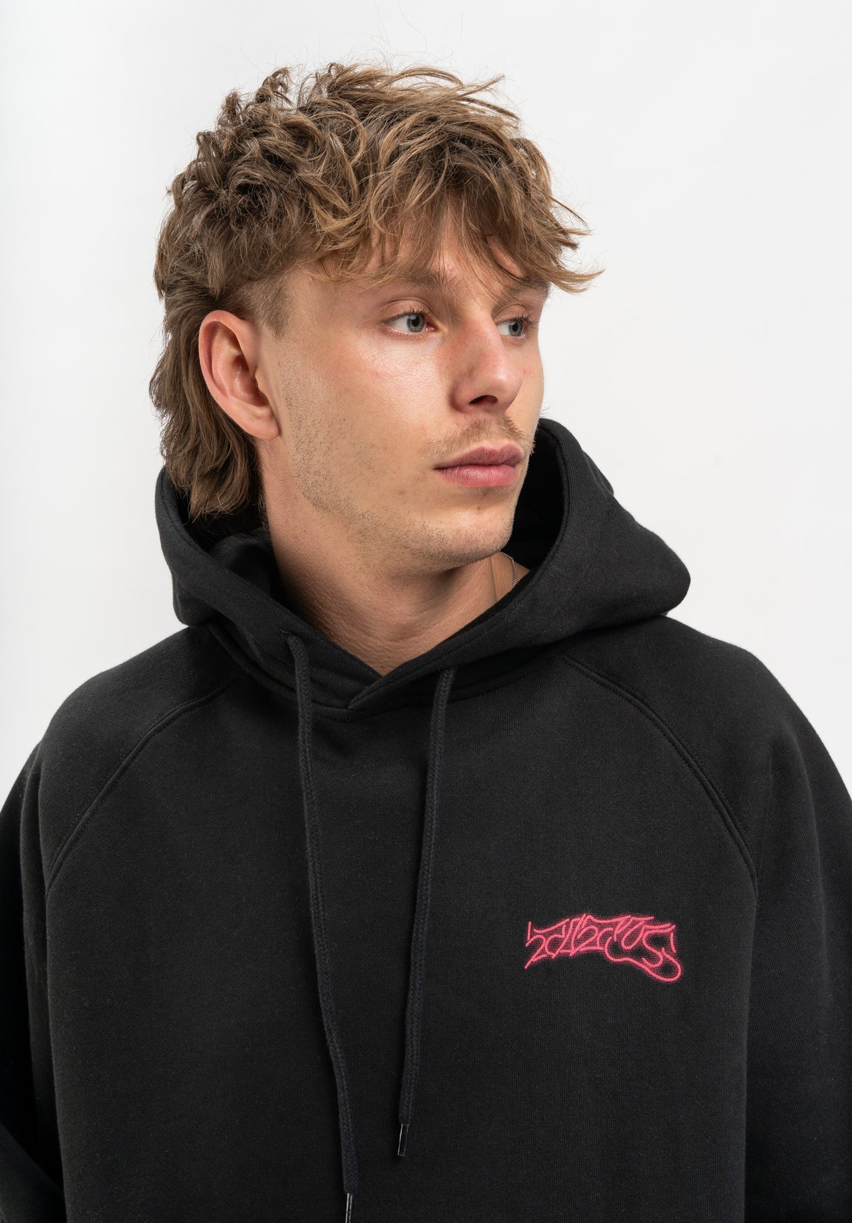 Retro Classic Logo black Closeup1